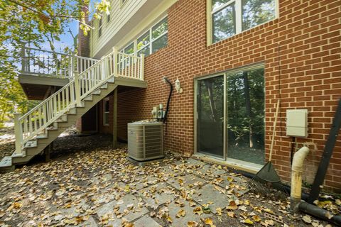 Tiny photo for 4841 Leesburg Drive, West Bloomfield Charter Township, MI 48323 (MLS # 5050203270)