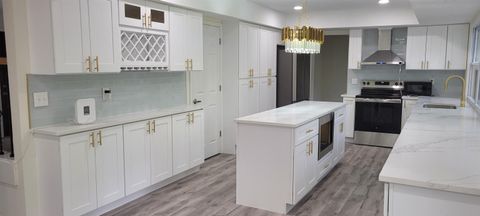 Tiny photo for 4841 Leesburg Drive, West Bloomfield Charter Township, MI 48323 (MLS # 5050203270)