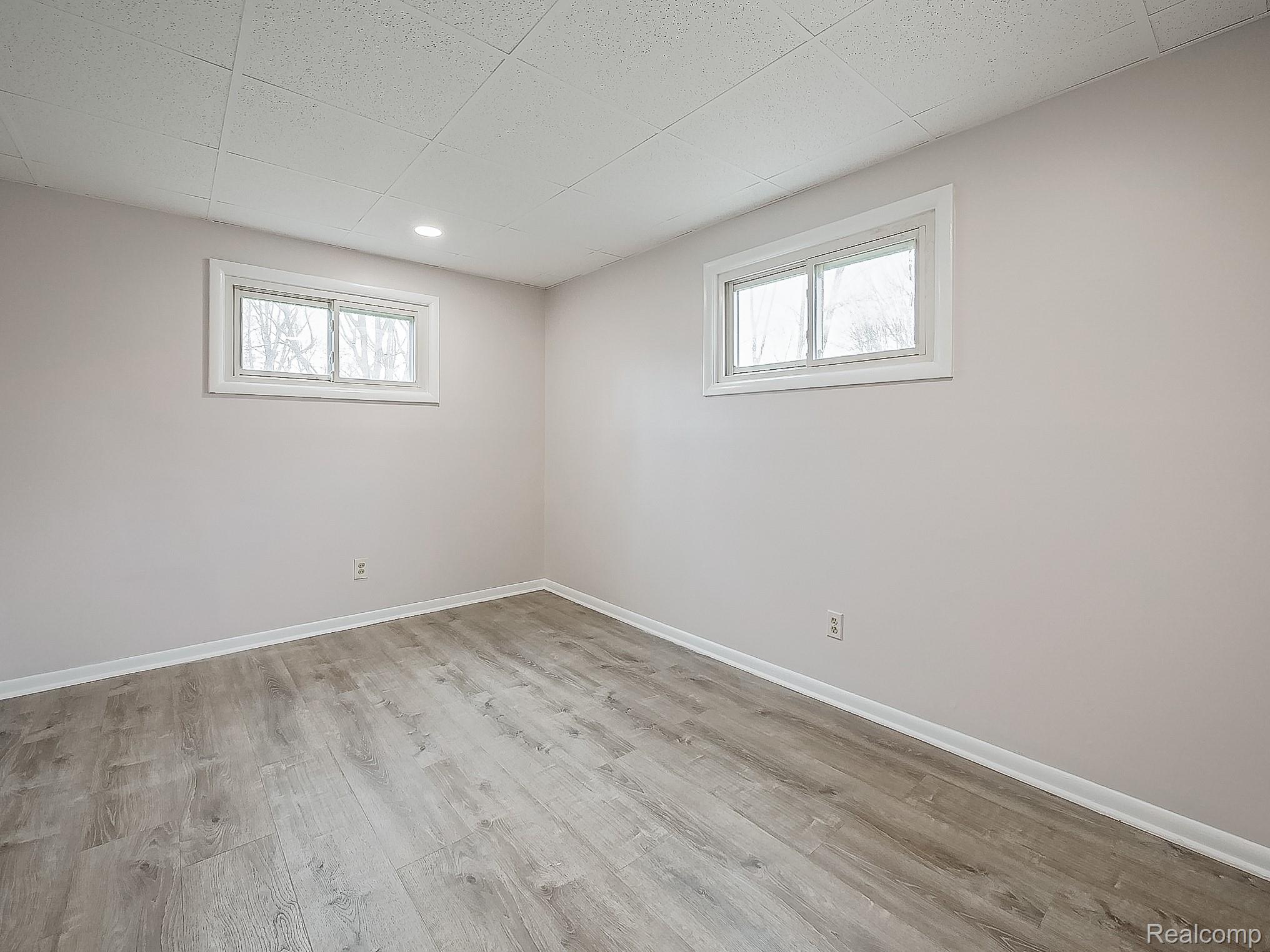 32521 Newaygo Street