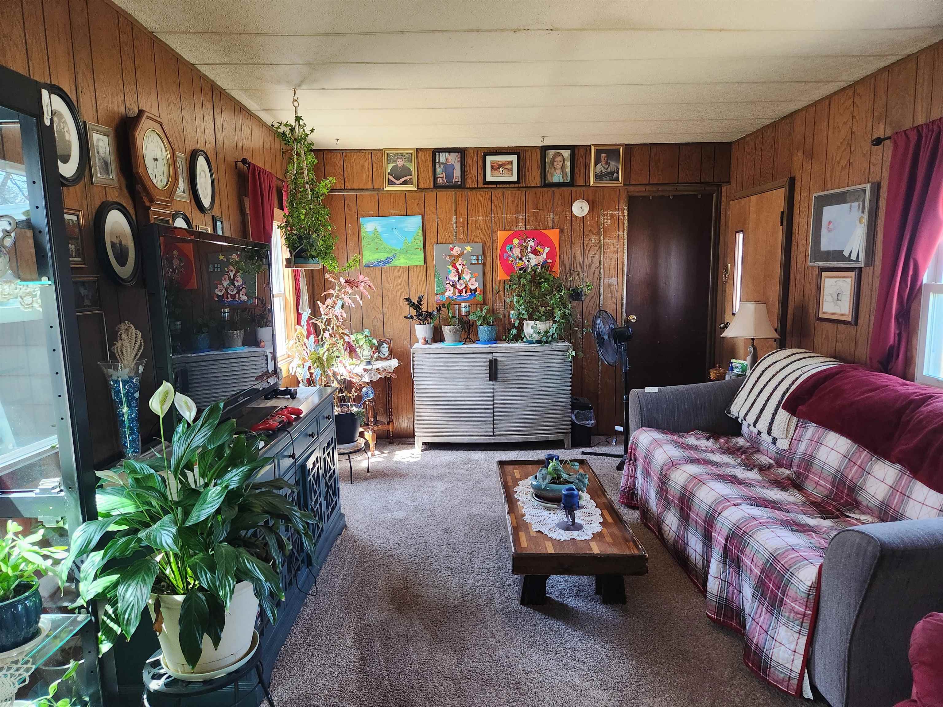 818 Crestwood Lane