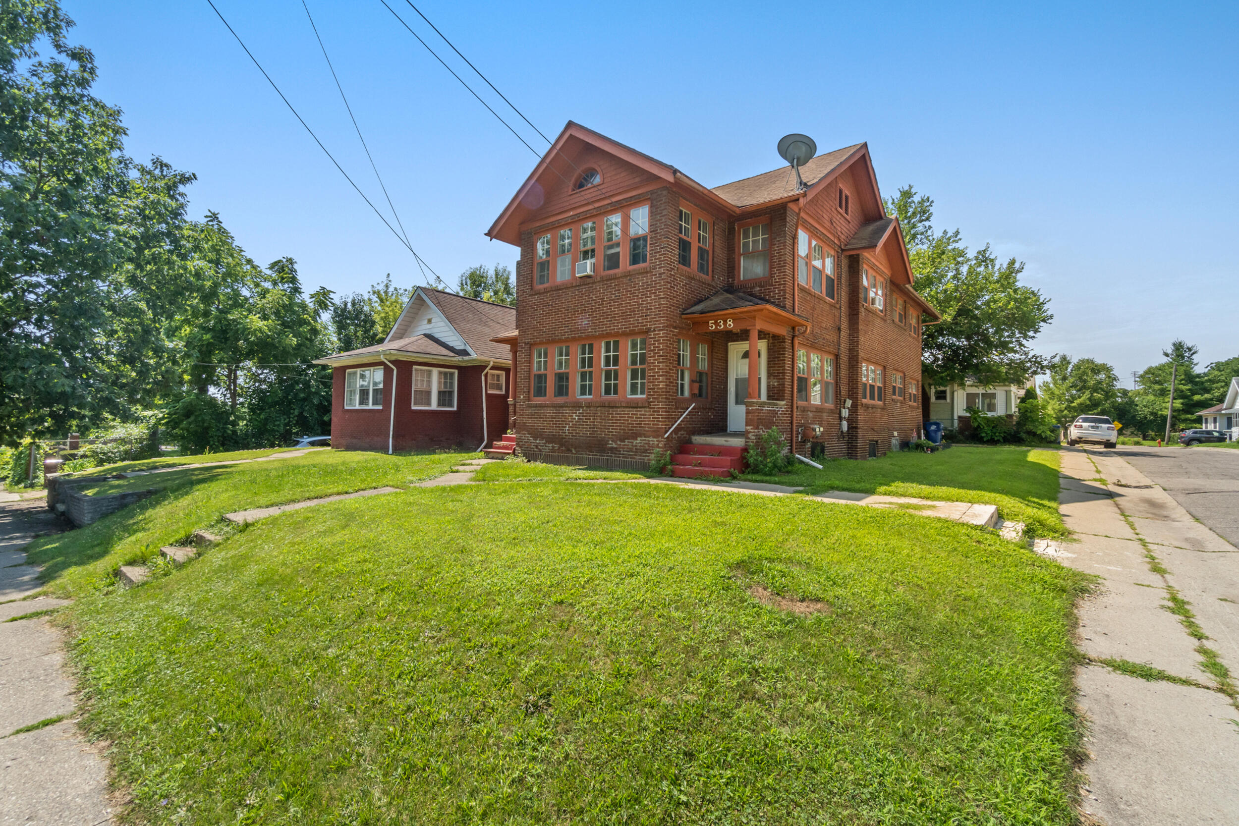 536 Lansing Avenue