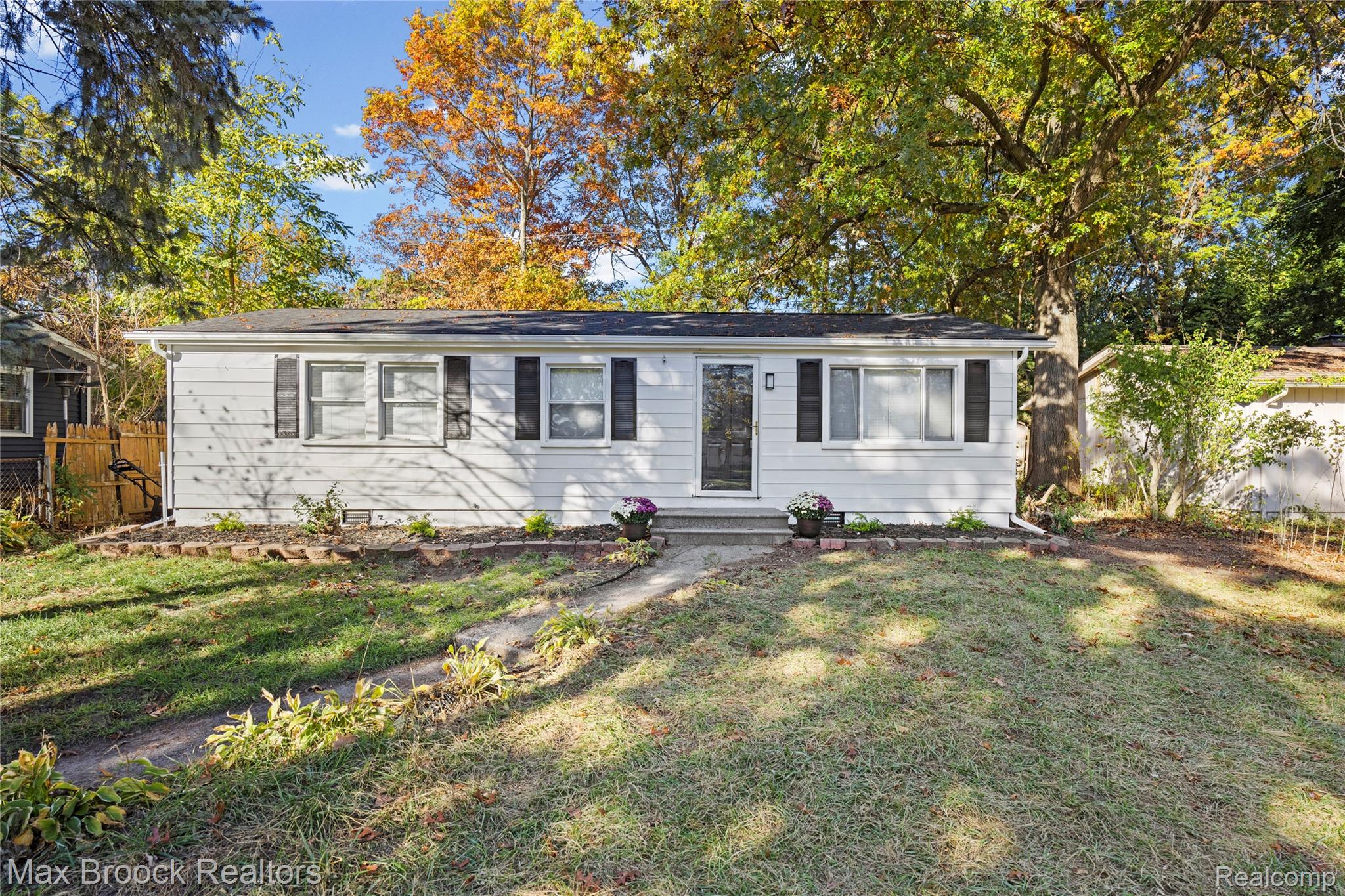 9650 Cooley Lake Road