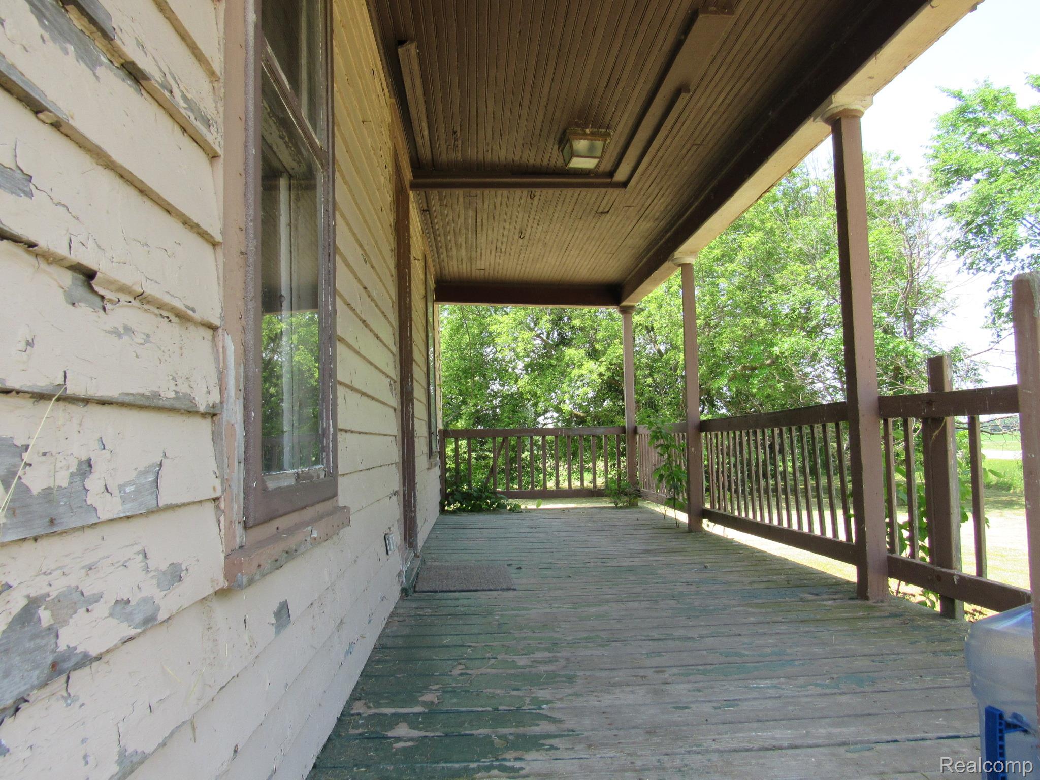 695 W Cass Avenue Road