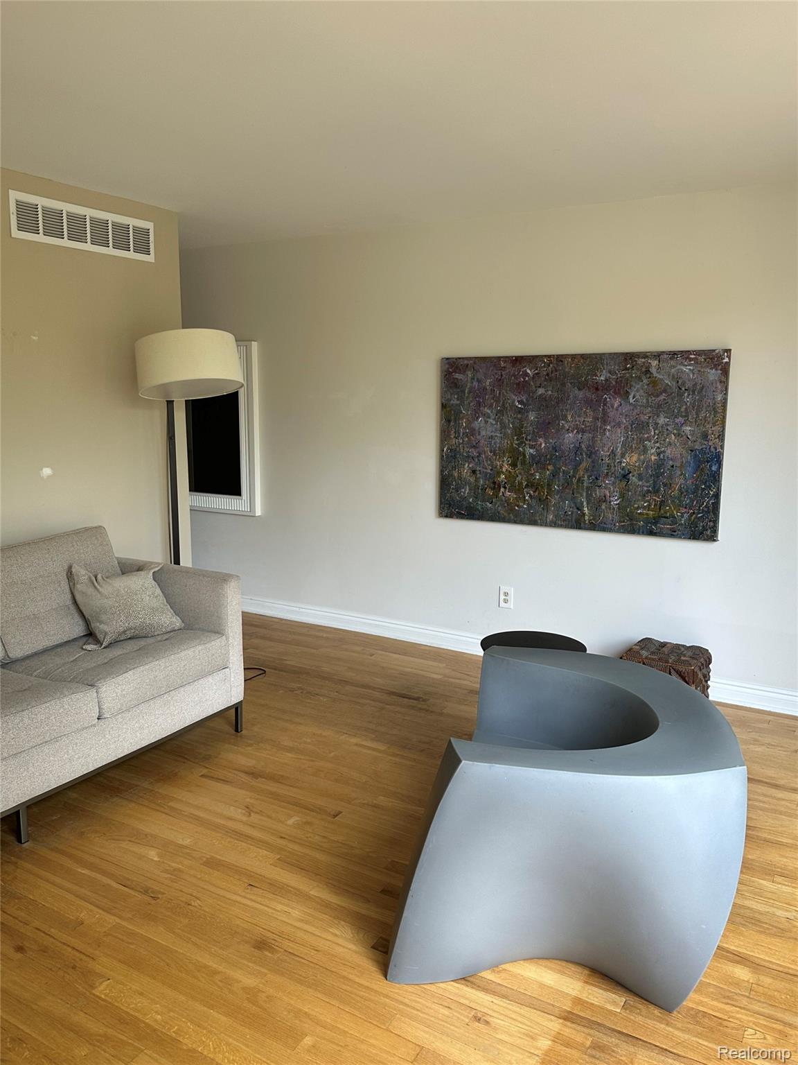 1049 TREVOR PL.