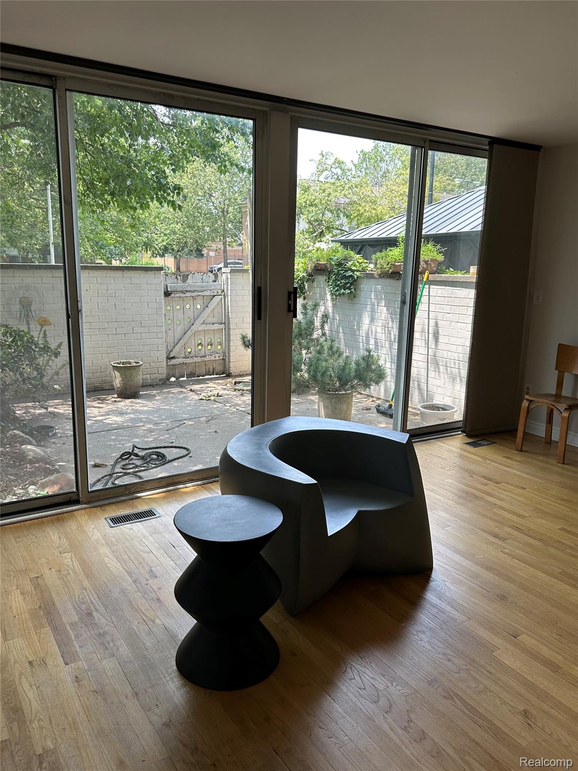 1049 TREVOR PL.