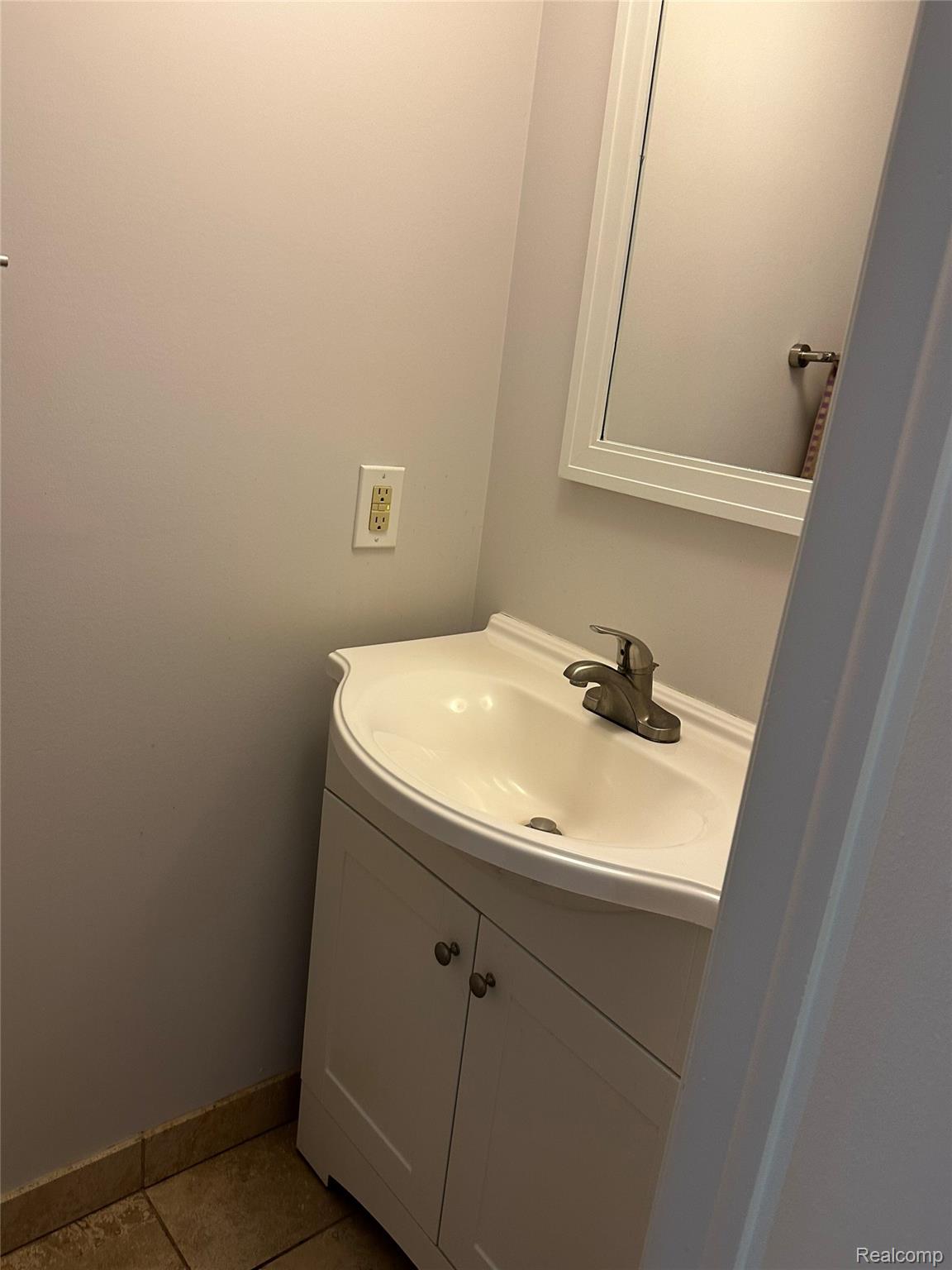 1049 TREVOR PL.