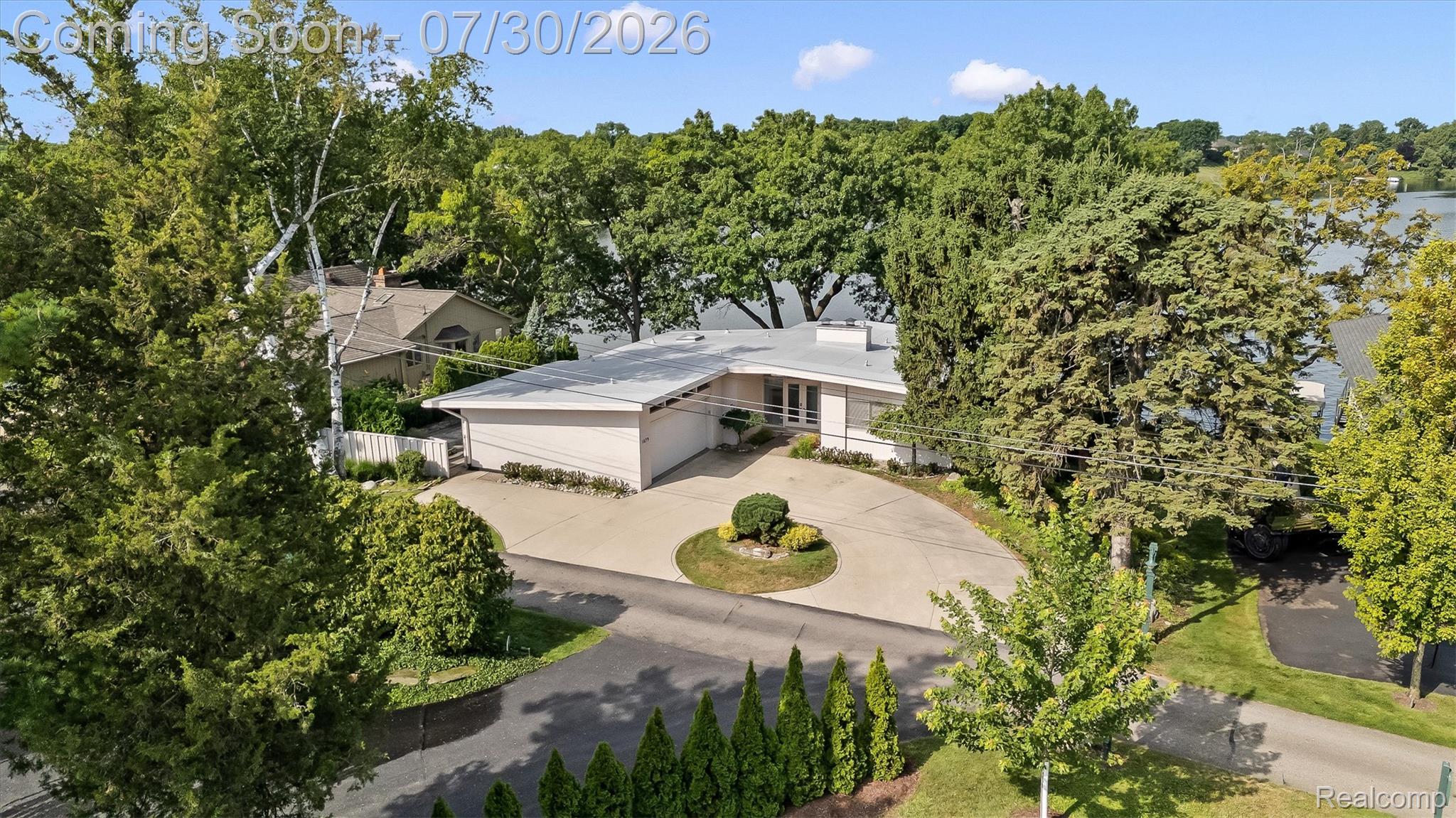 1879 Long Pointe Drive
