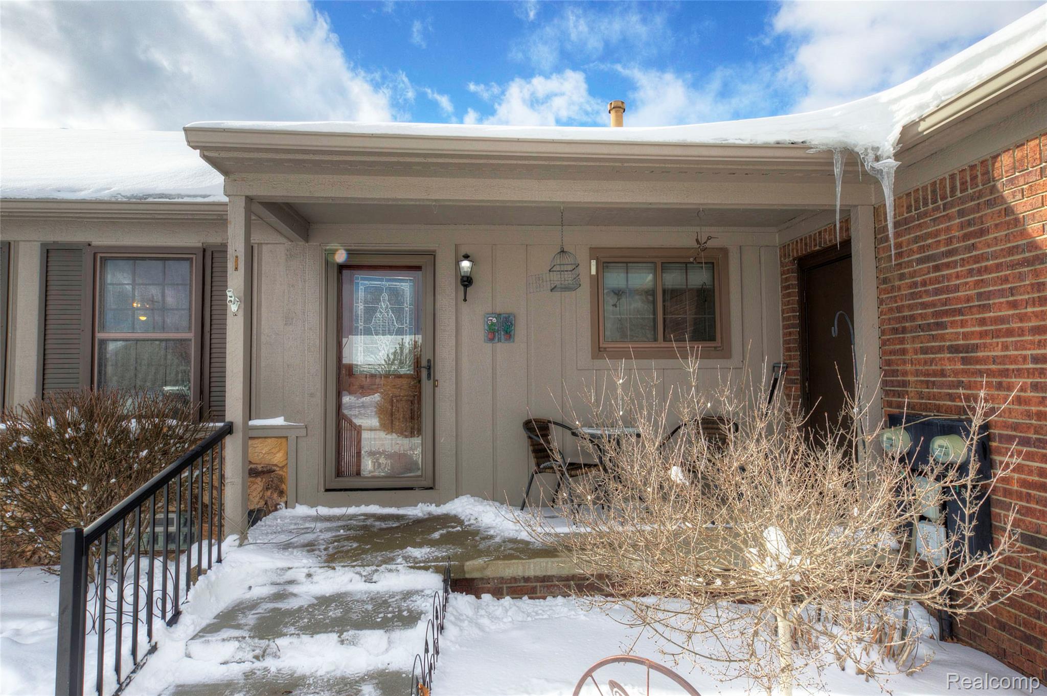 9870 Cambridge Court 121-2