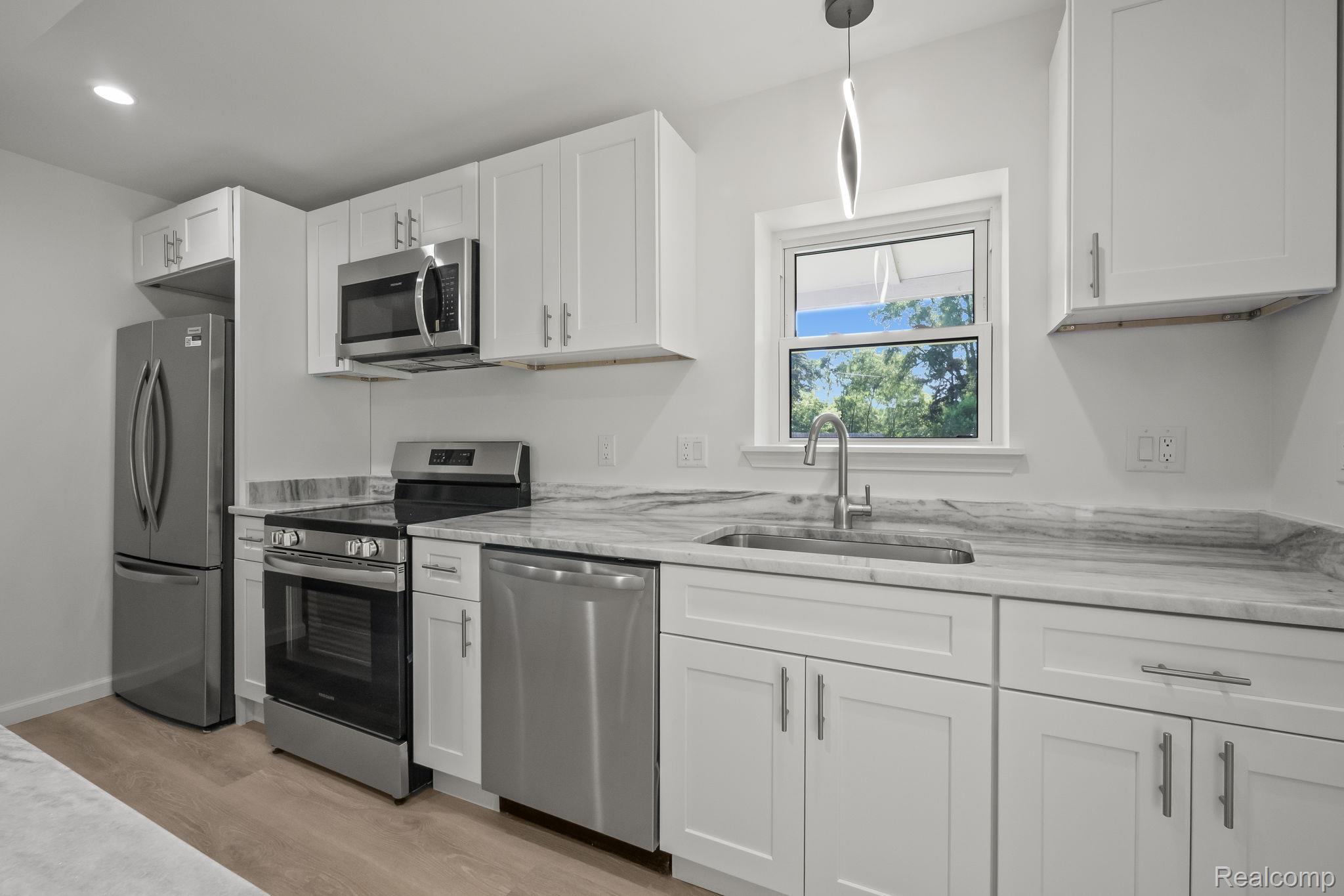 34 Unit 3 Cross Street