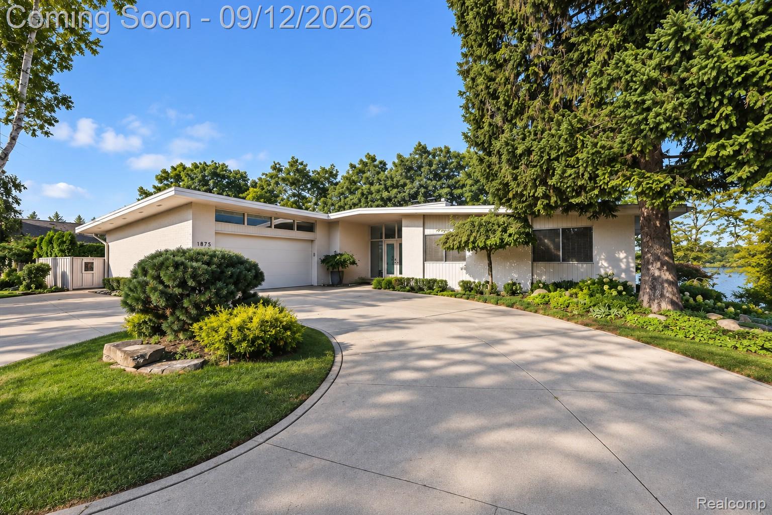 1879 Long Pointe Drive