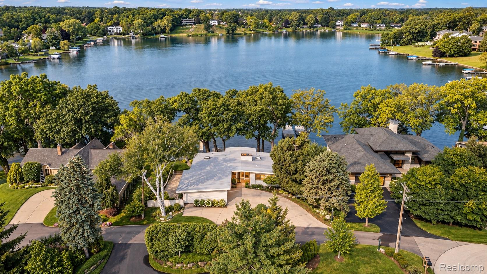 1879 Long Pointe Drive