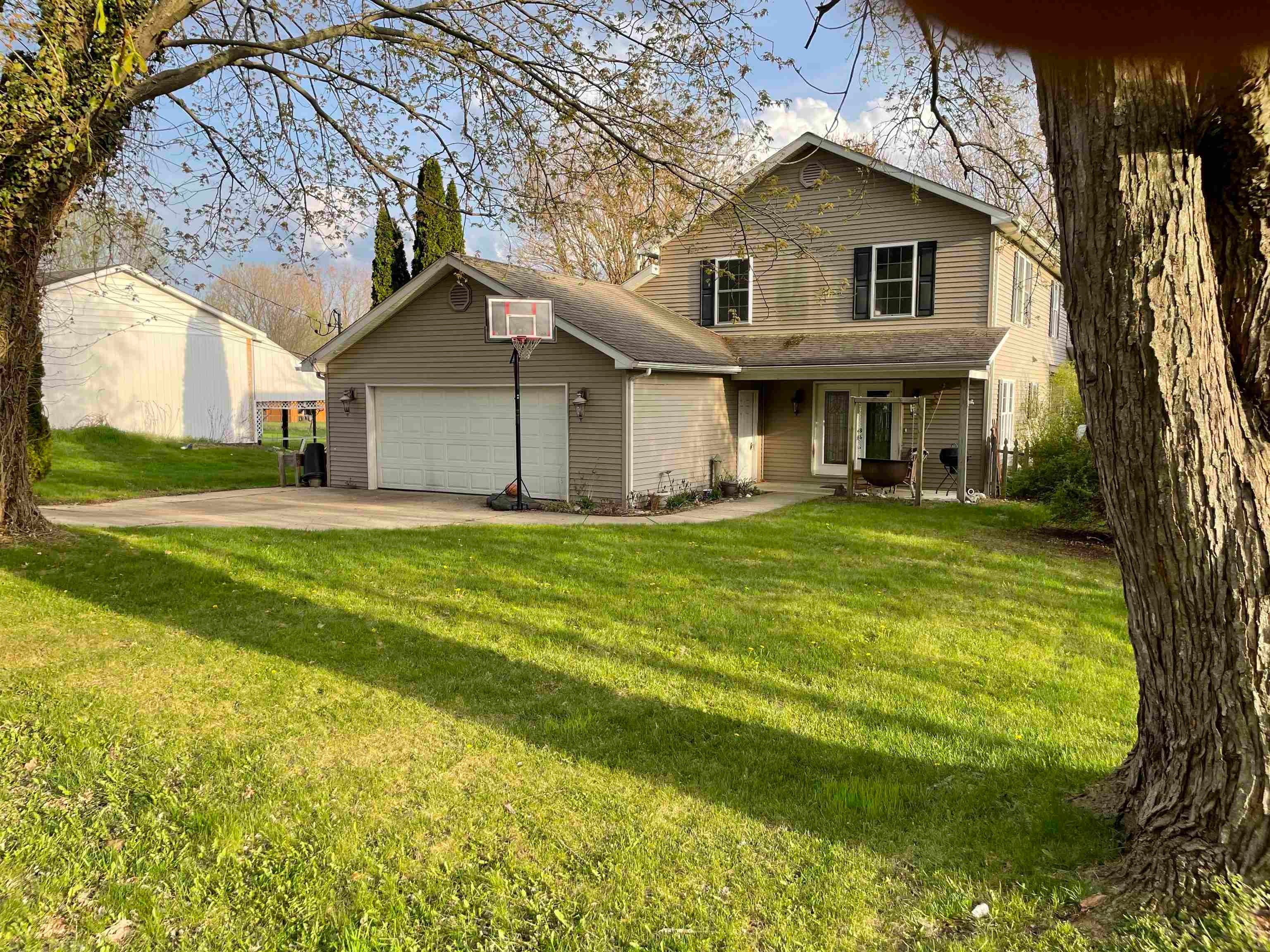 4444 Meadowbrook Dr Drive