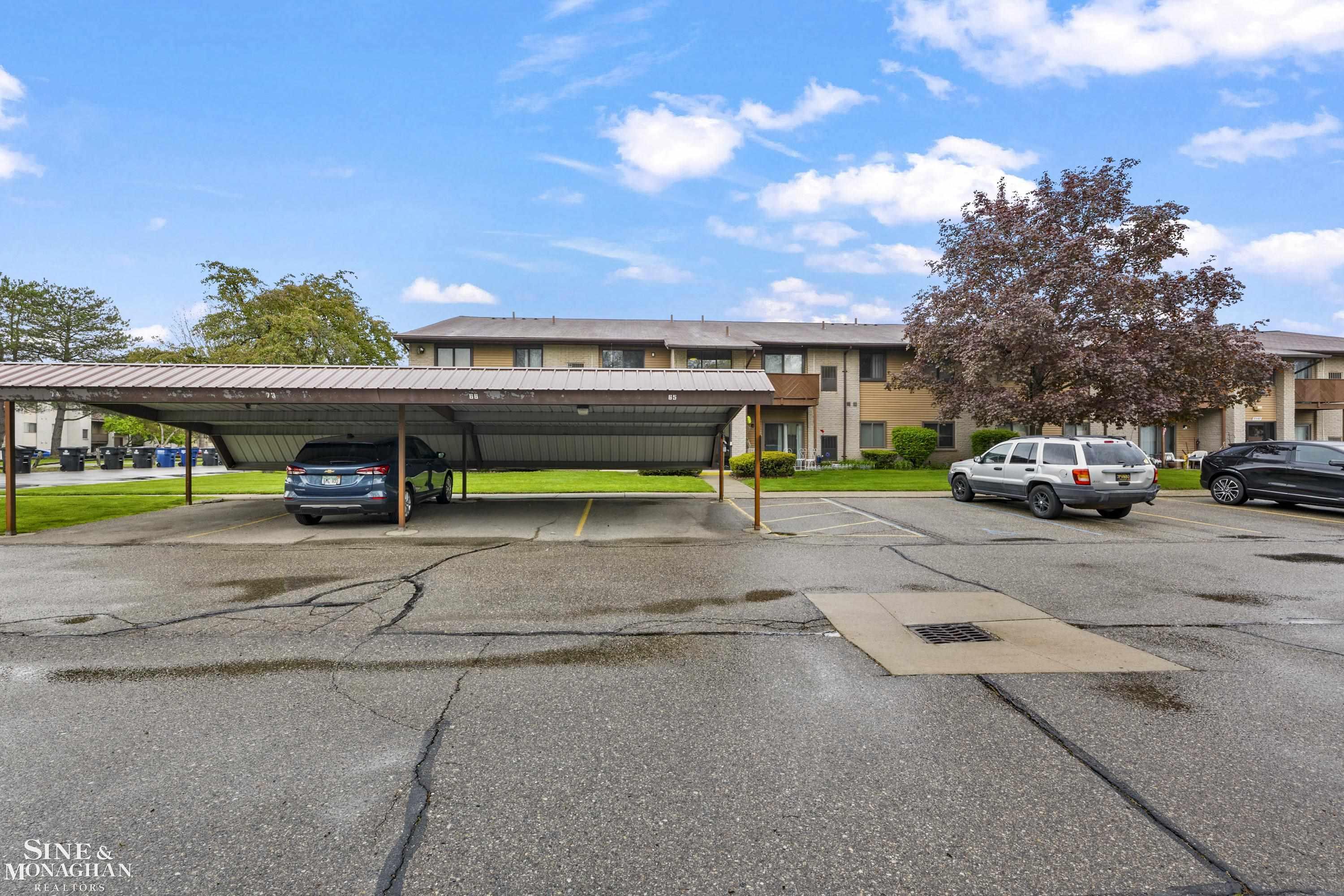 7494 Manor Circle