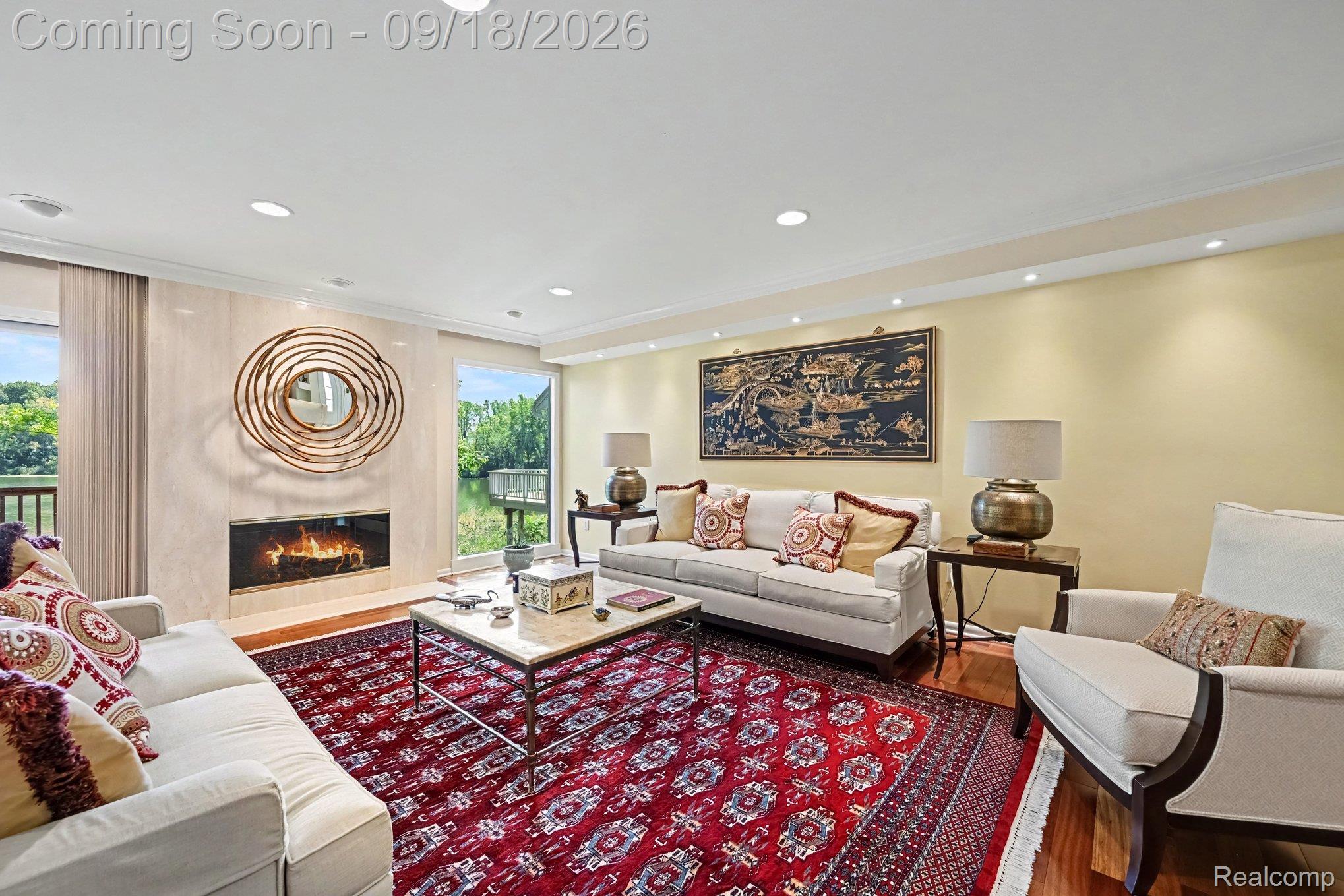 4807 Mirror Lake Drive