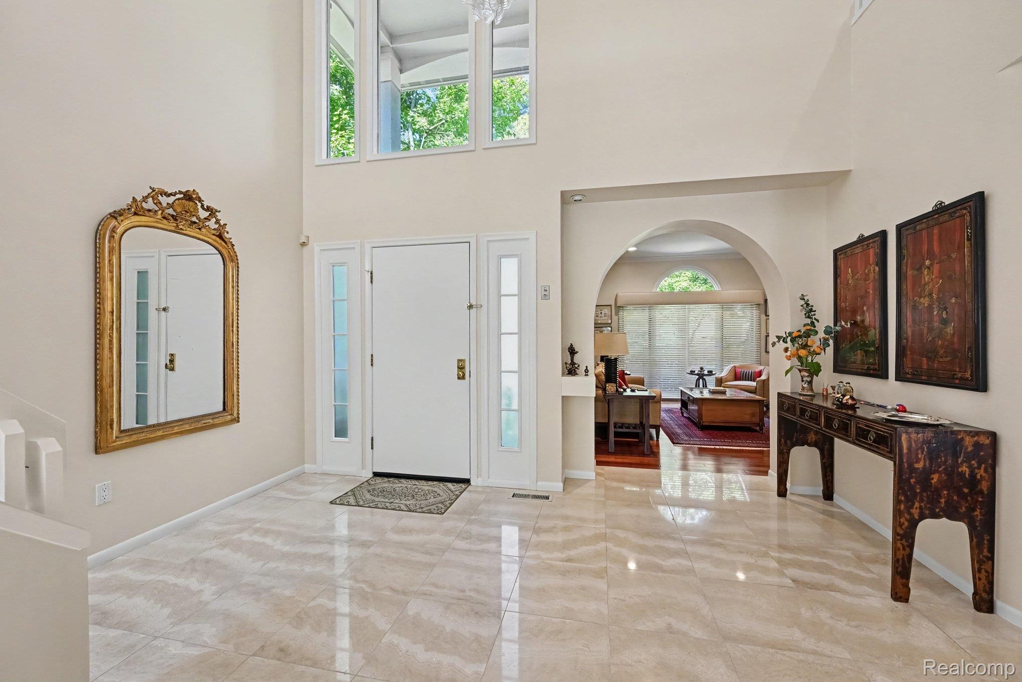 4807 Mirror Lake Drive