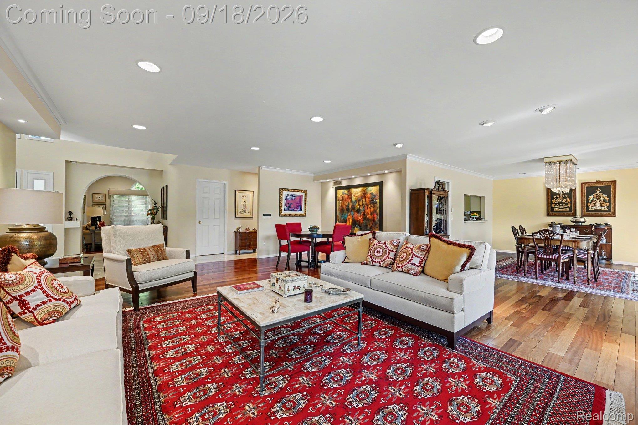 4807 Mirror Lake Drive