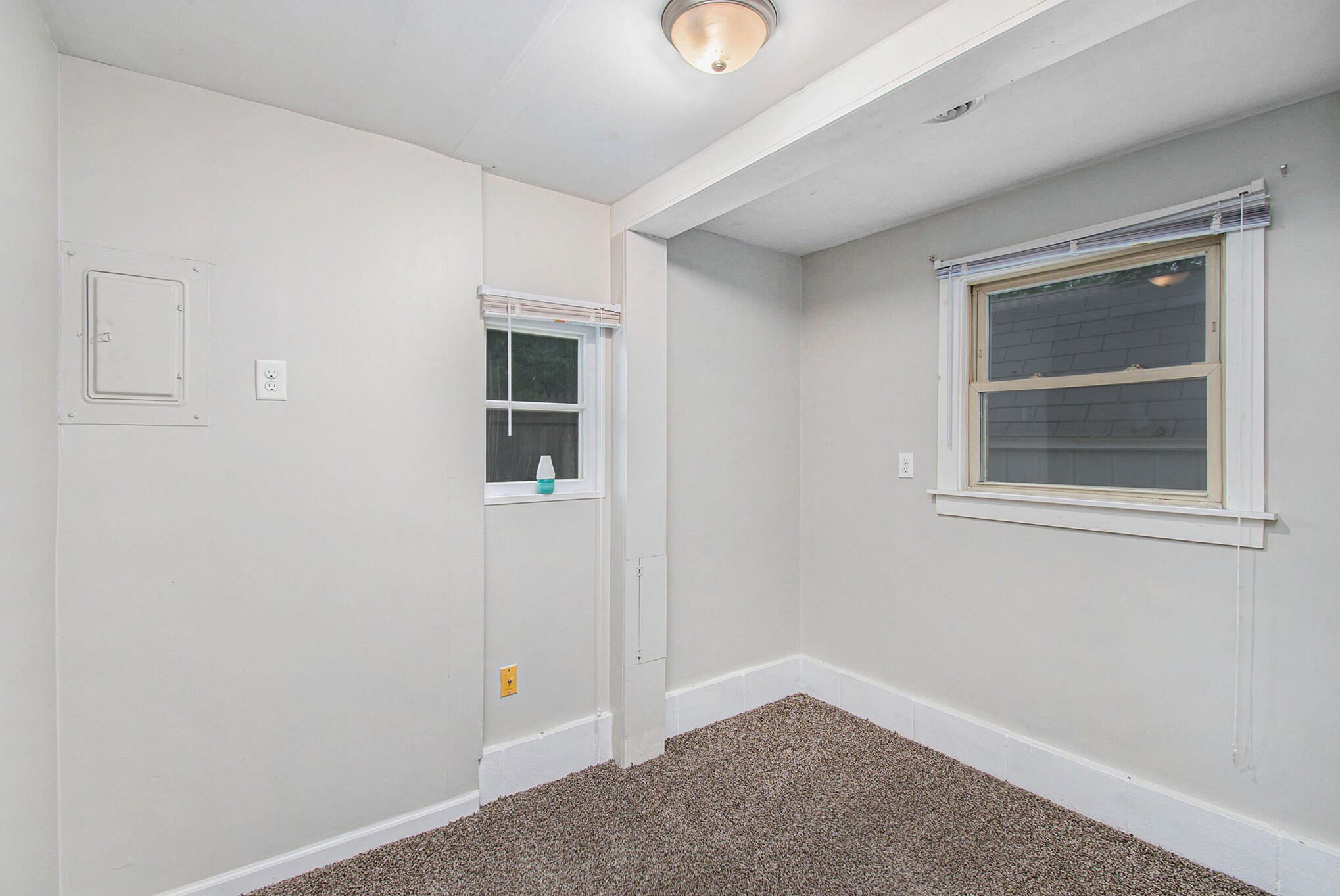 Portage City, Michigan 49002, United States, 2 Bedrooms Bedrooms, ,1 BathroomBathrooms,Residential,Active,214874