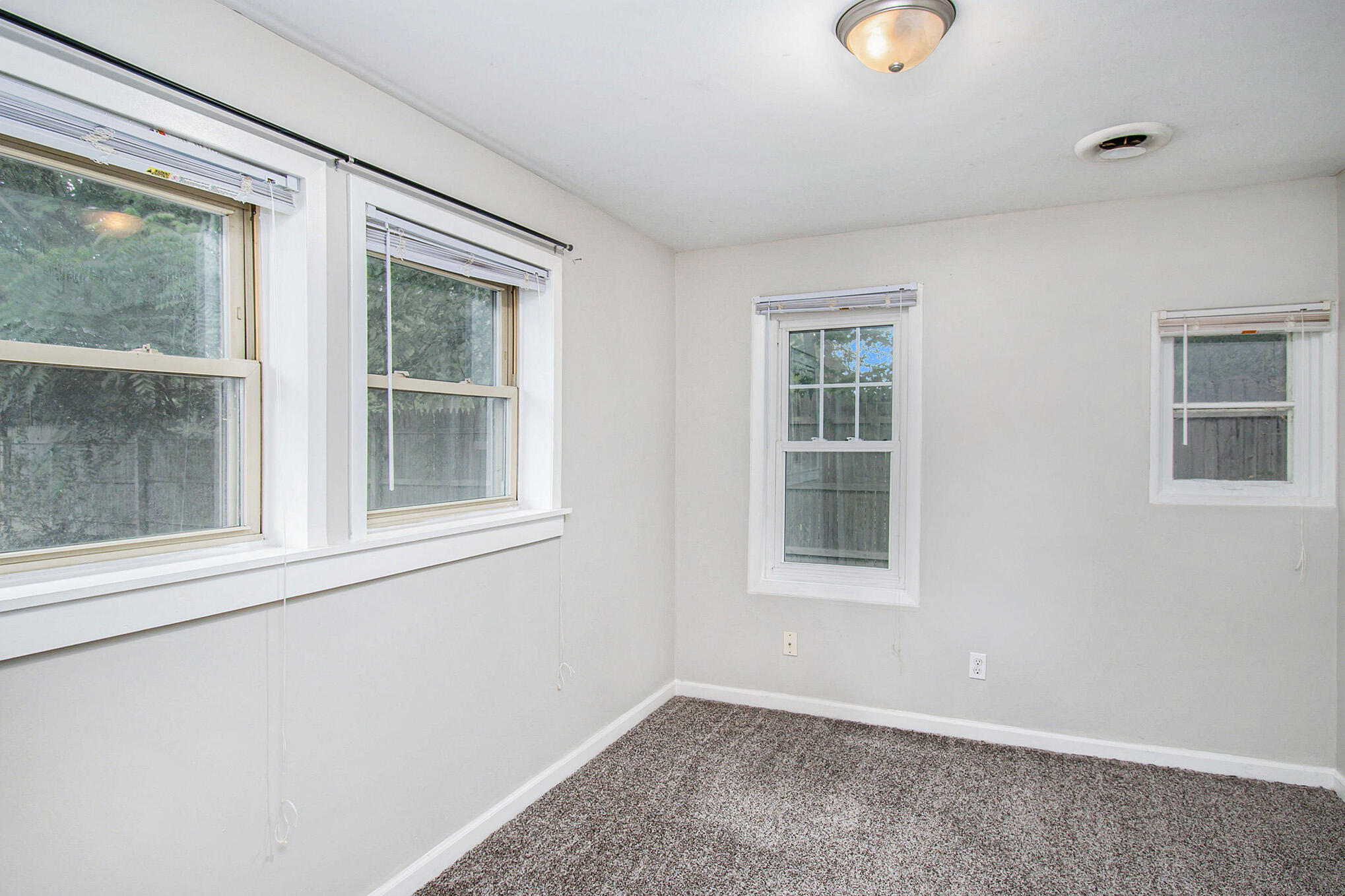 Portage City, Michigan 49002, United States, 2 Bedrooms Bedrooms, ,1 BathroomBathrooms,Residential,Active,214874