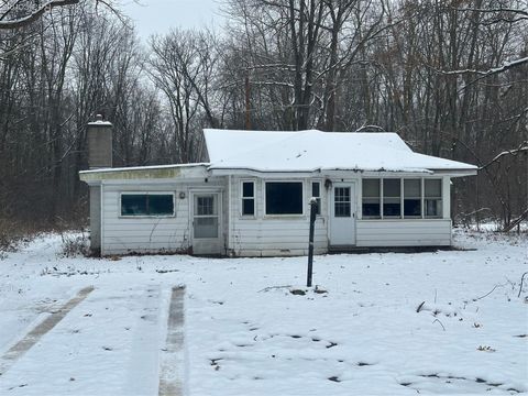 37207 Ecorse Road Romulus City MI 48174