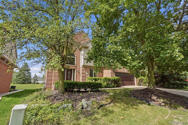 13337 KARL DR, PLYMOUTH, MI 48170 - Image 860d71b10cee70d36618e1d57cf70e68/287357868