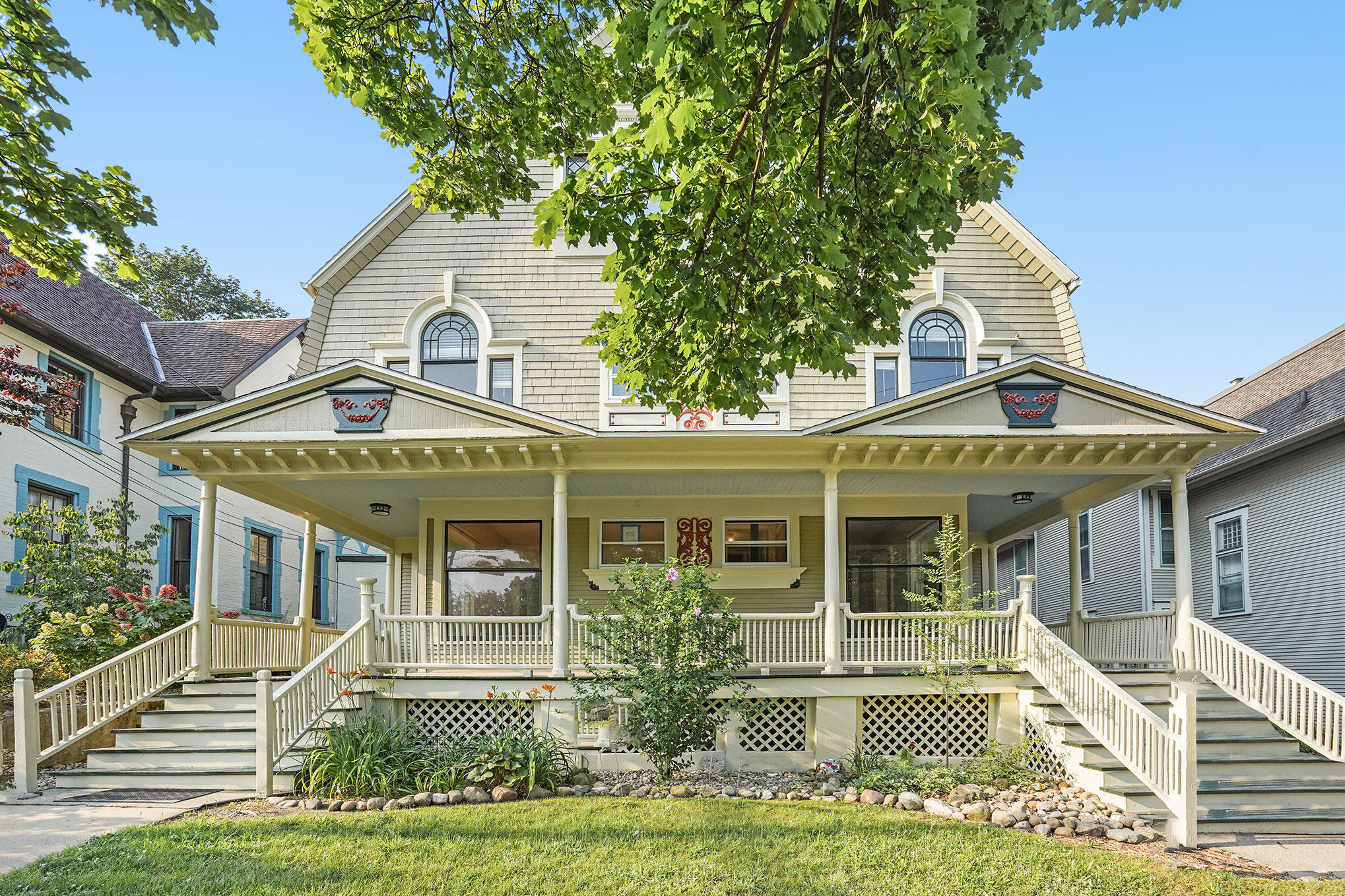 340 Cherry Street SE