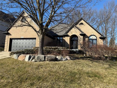 1809 CLOVERDALE Drive Rochester City MI 48307