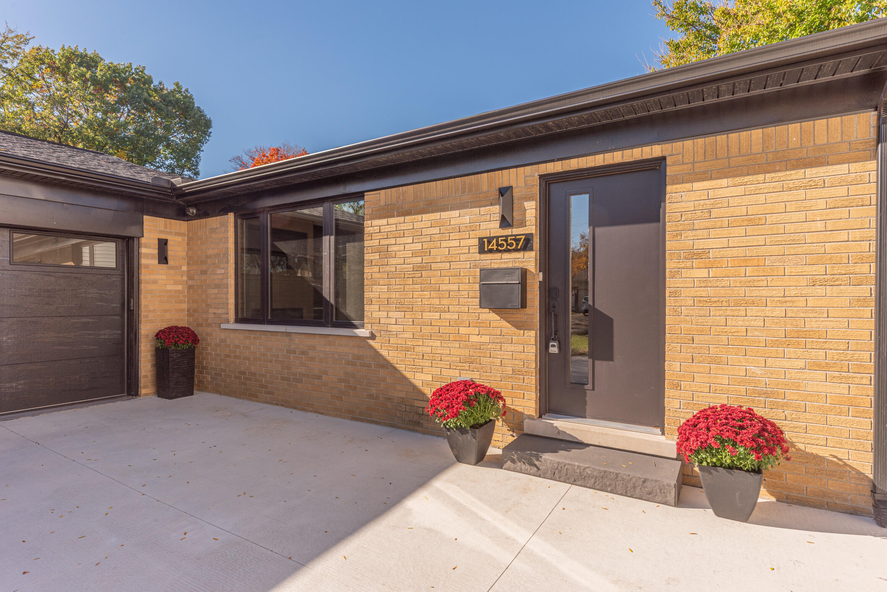 14557 Richfield Street