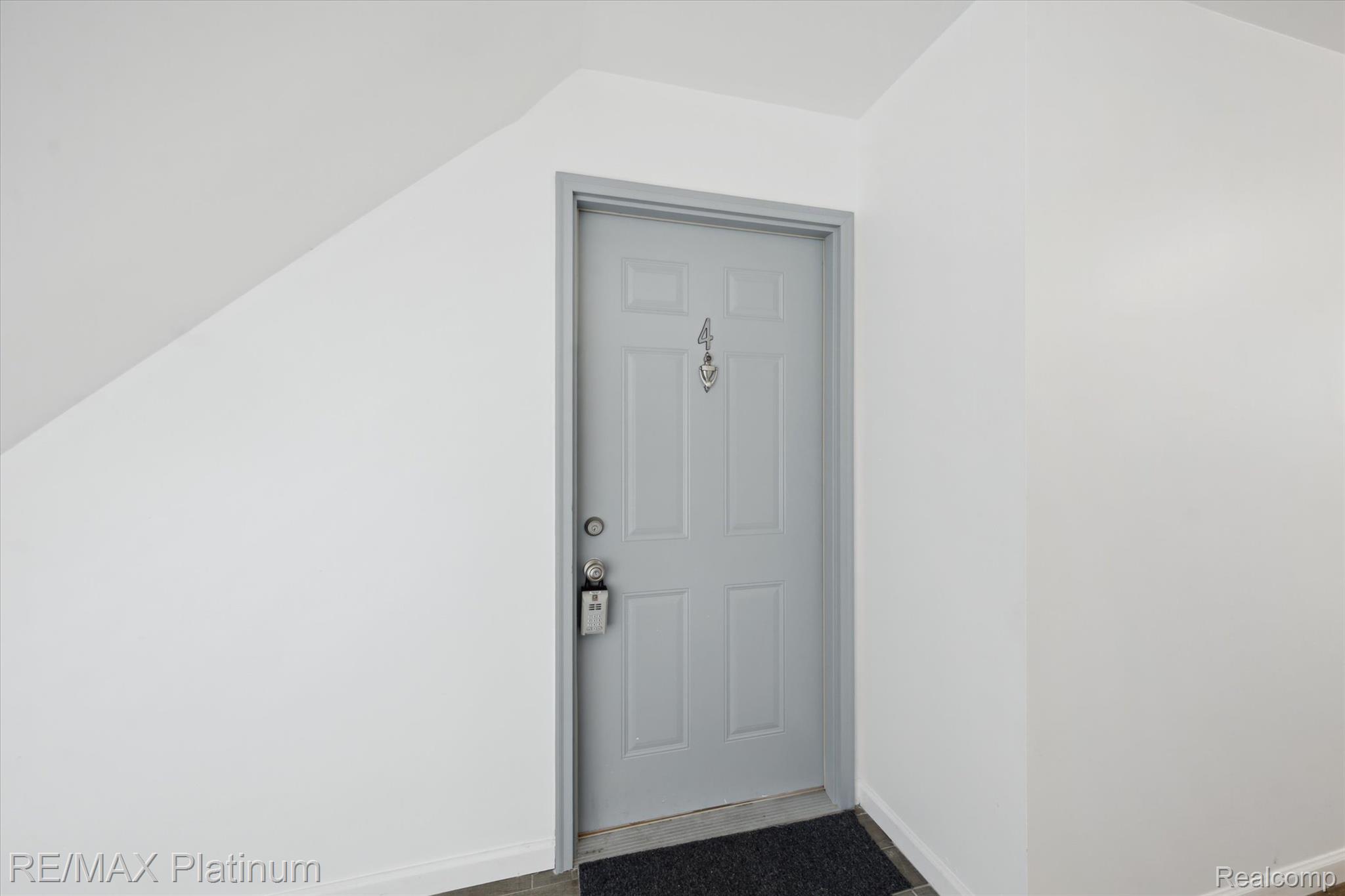 8723 Meadowbrook Drive