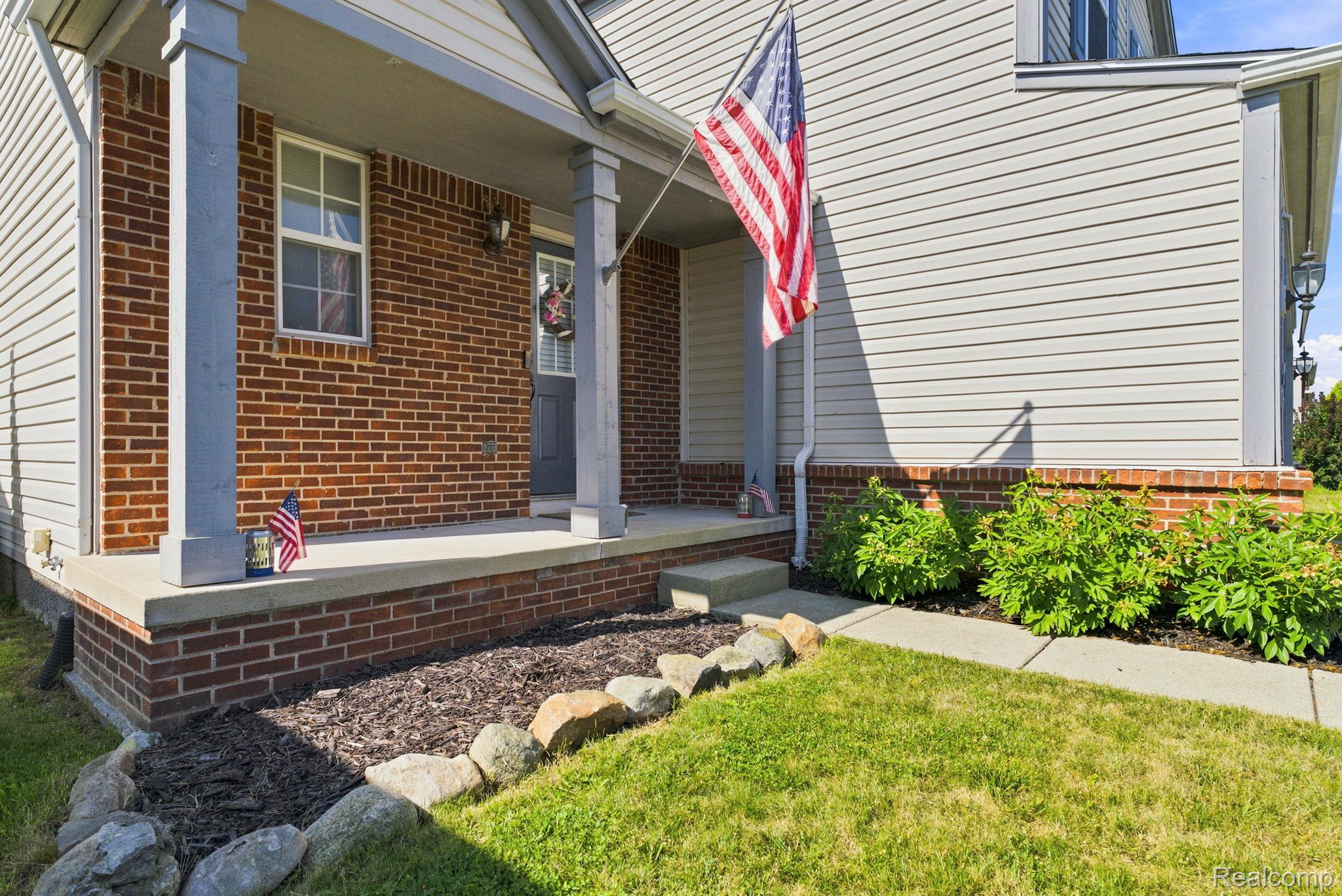5189 Meadow Crest Circle