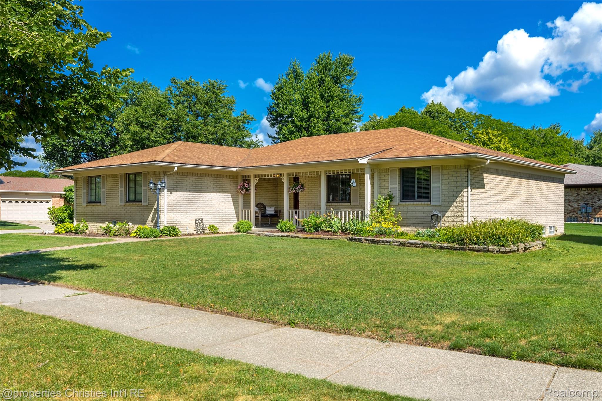 6805 Emerald Shores Drive