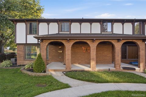 Photo of 11606 Meadow Lane Drive, Macomb Township, MI 48093 (MLS # 20261047725)