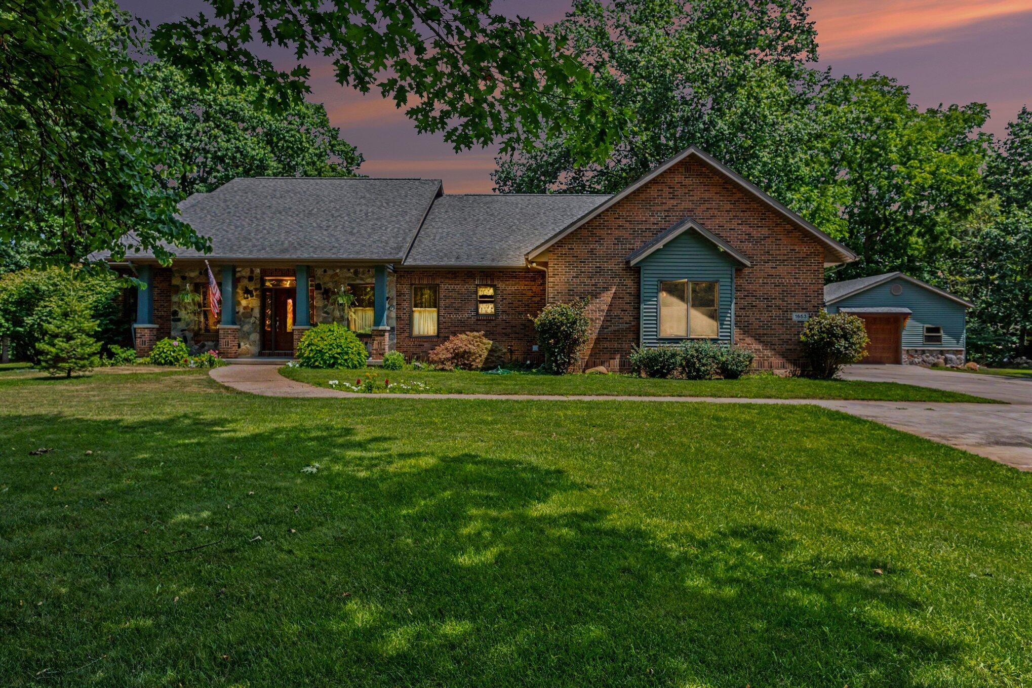 1653 Fairview Drive