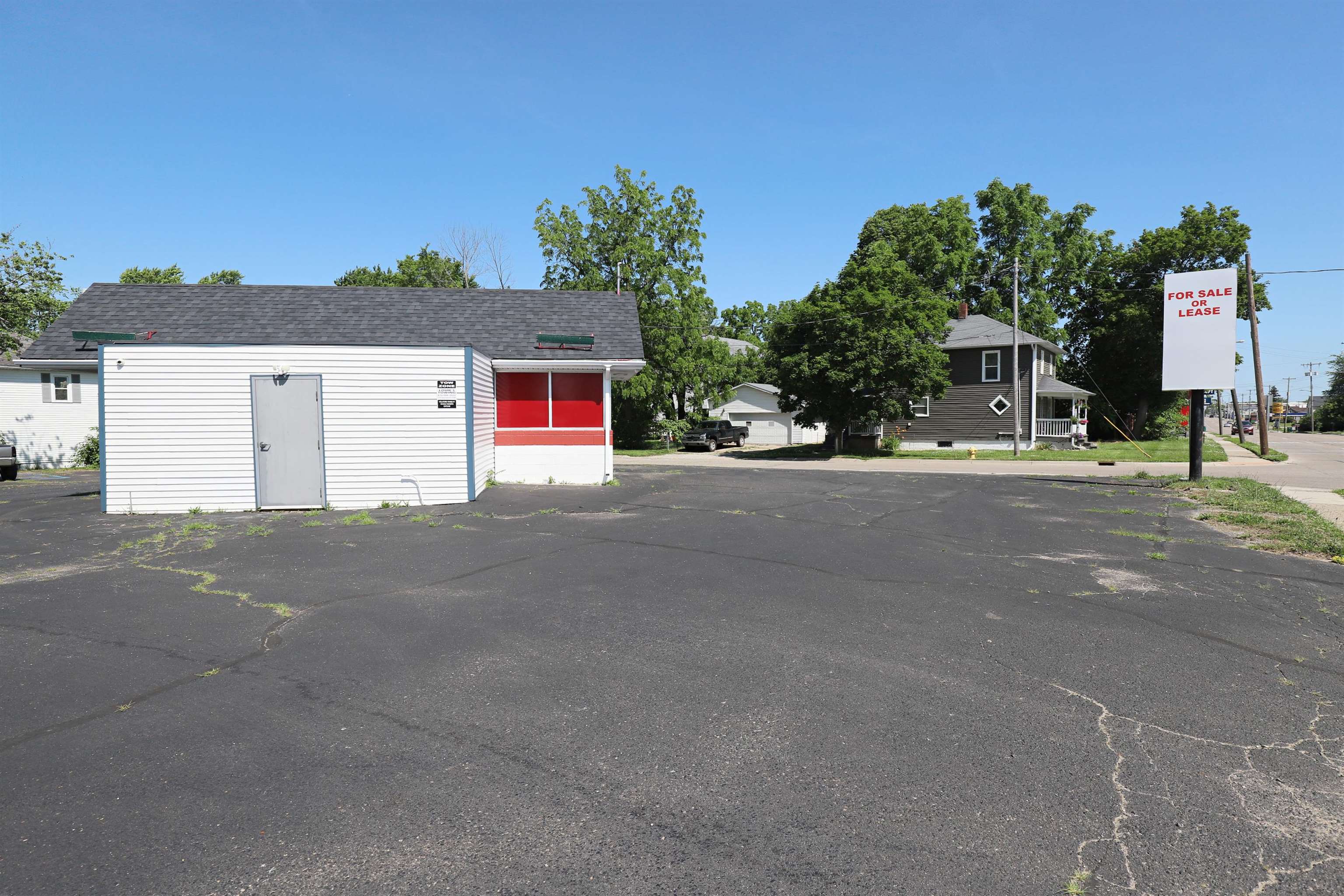 11225 N Saginaw Street