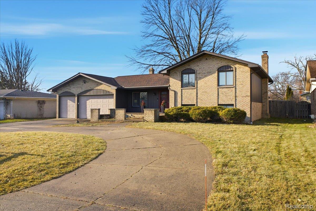 37207 Almont Drive E