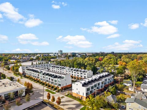 533 E Harrison Avenue 20 Royal Oak City MI 48067