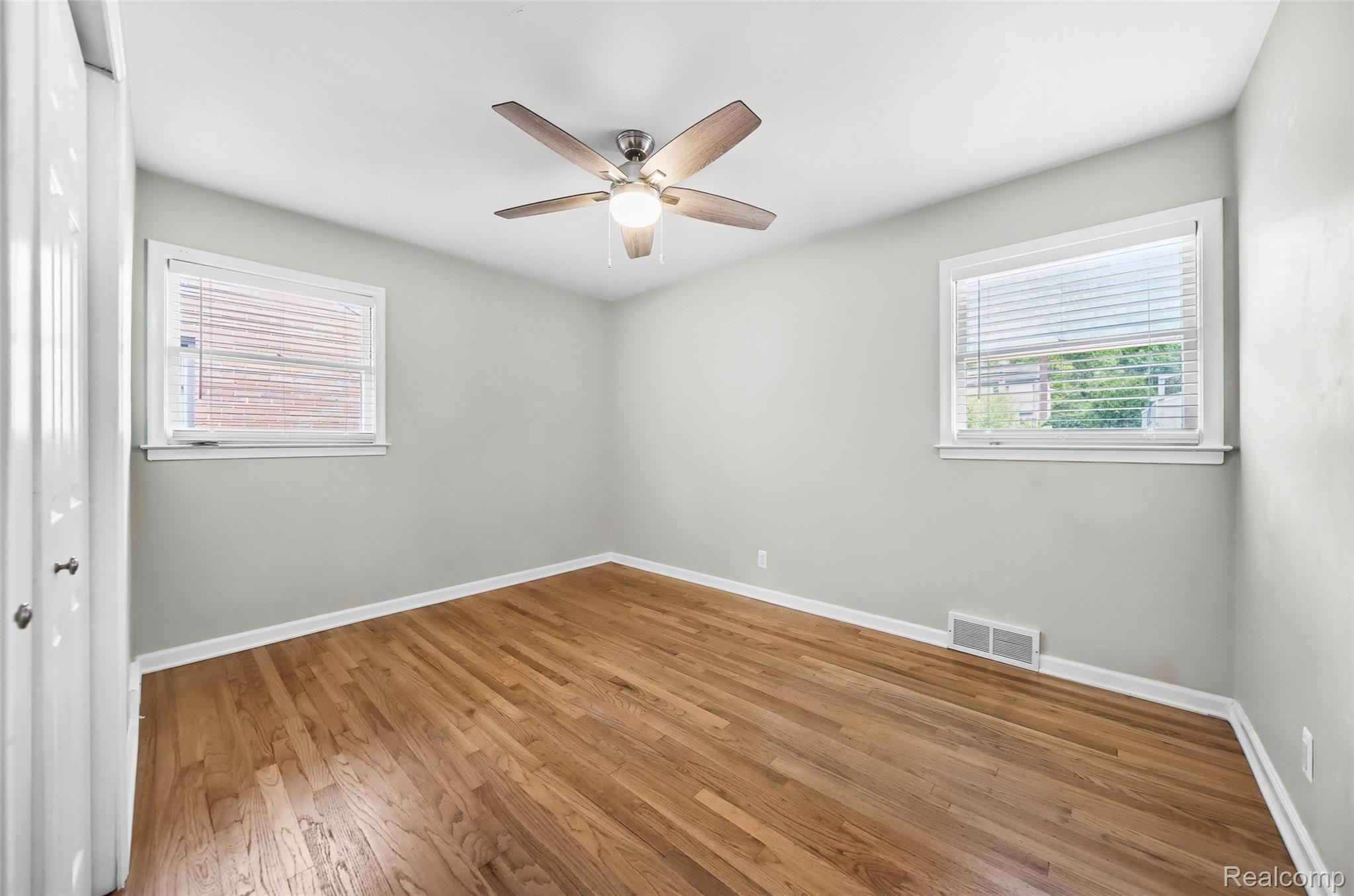 Troy City, Michigan 48084, United States, 4 Bedrooms Bedrooms, ,2 BathroomsBathrooms,Residential,Pending,166793