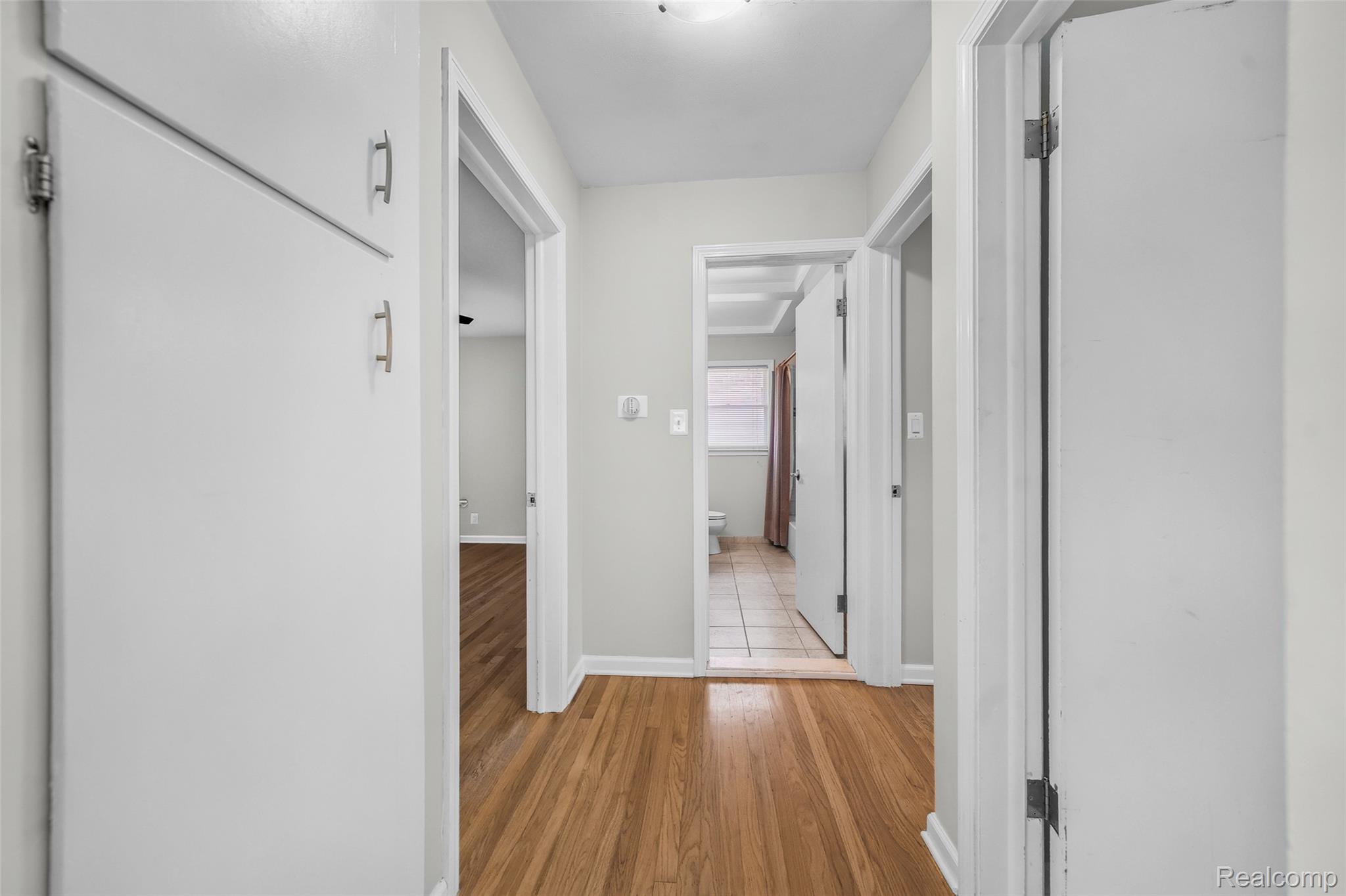 Troy City, Michigan 48084, United States, 4 Bedrooms Bedrooms, ,2 BathroomsBathrooms,Residential,Pending,166793