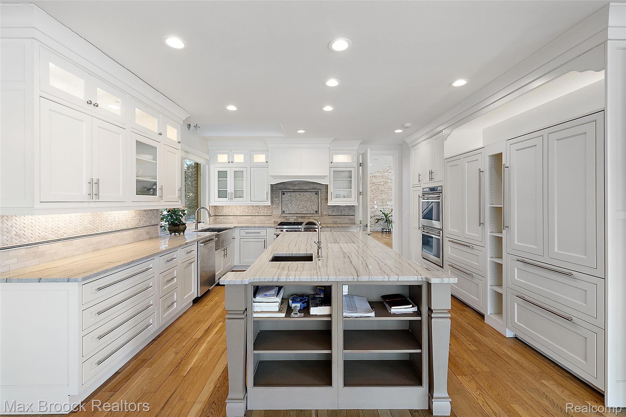 1136 Norminister End