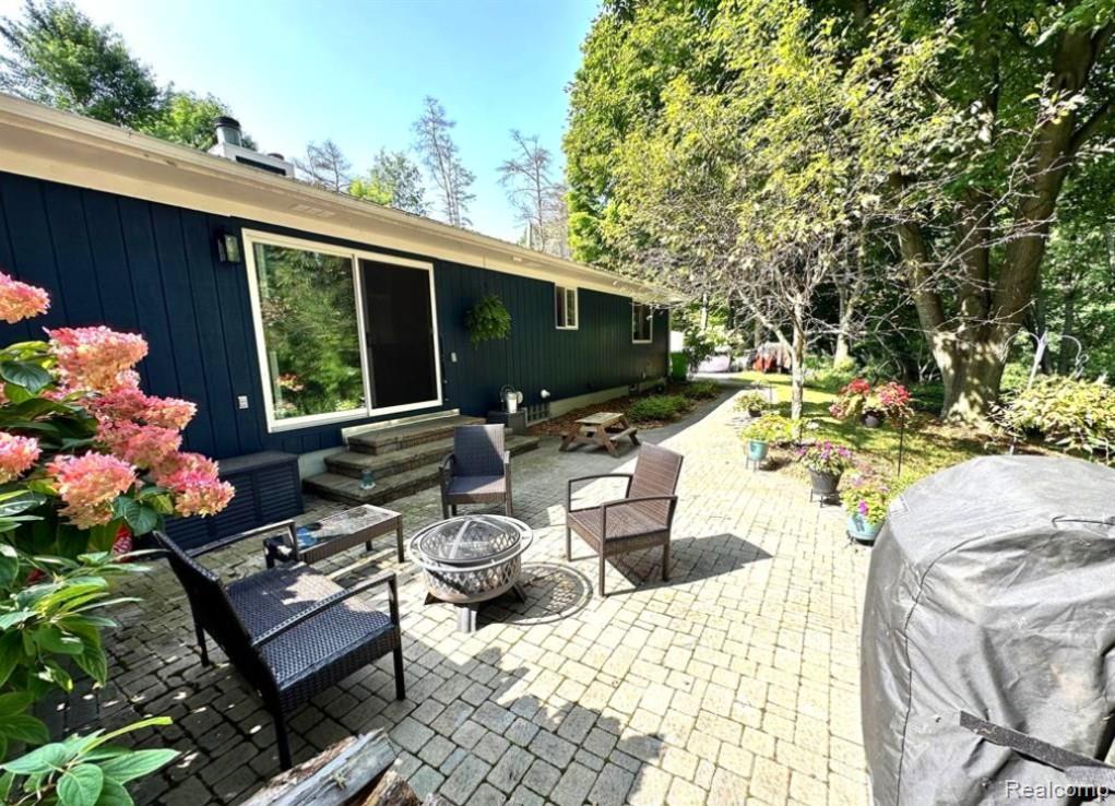 9115 Pine Hill Trail