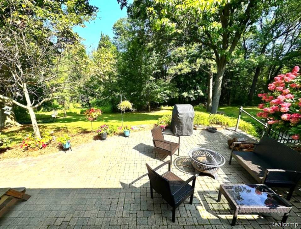 9115 Pine Hill Trail