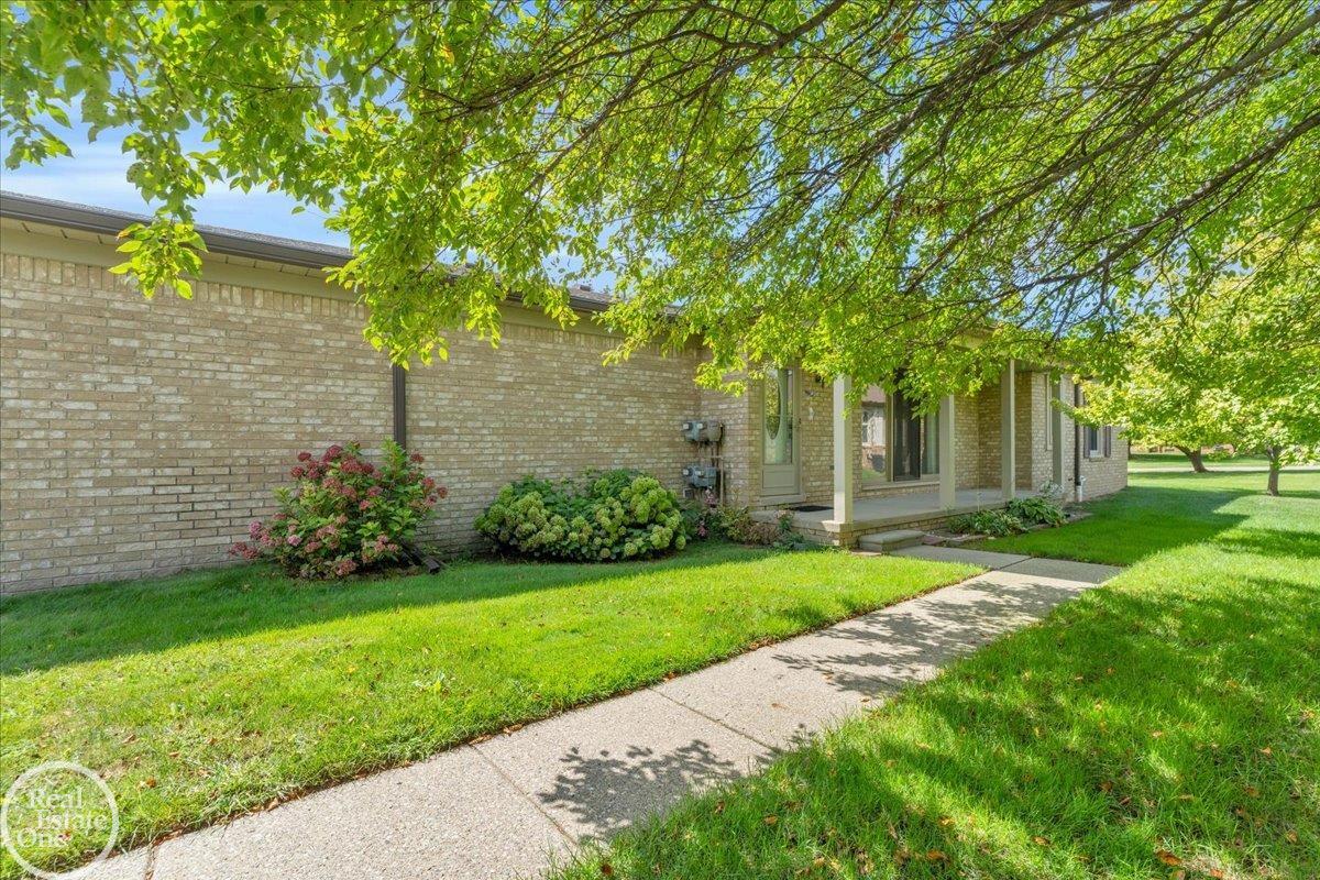 49227 Norristown Court