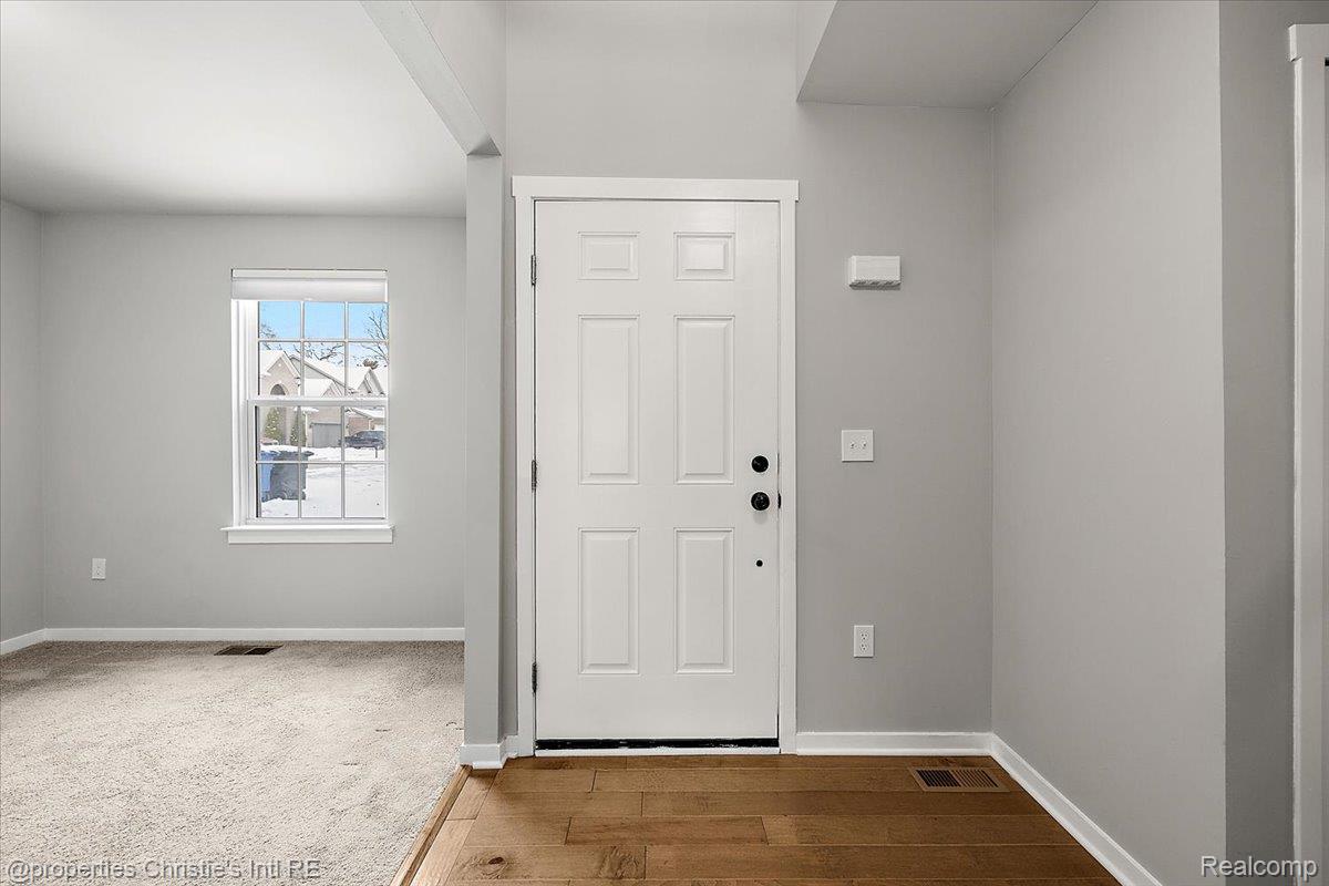 8740 Oak Ridge Trail