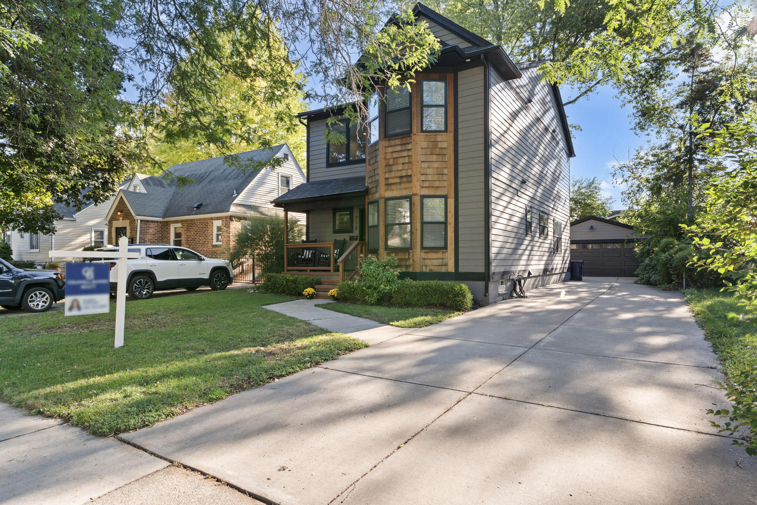 718 N Alexander Avenue