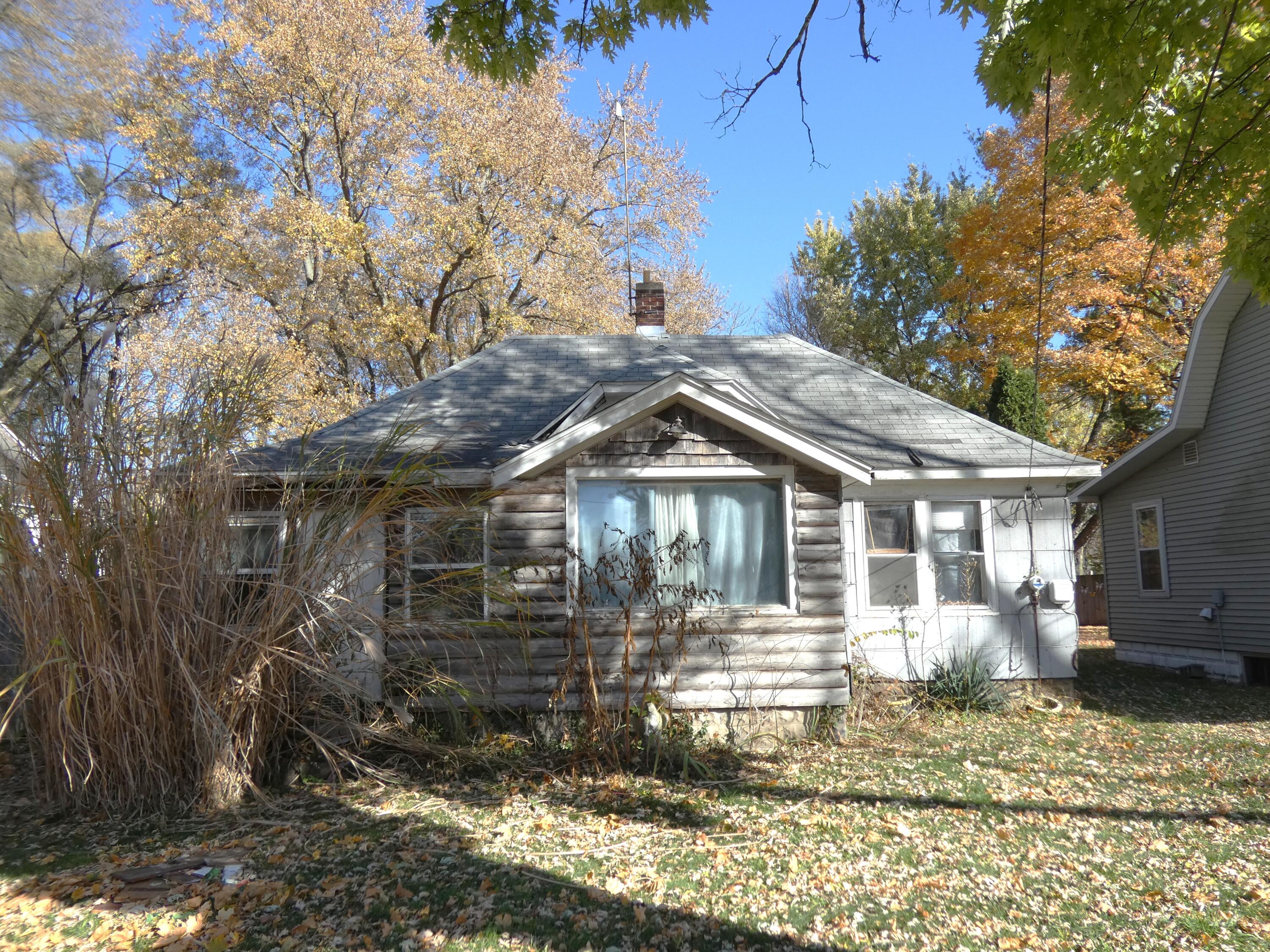 1161 Coolidge Avenue