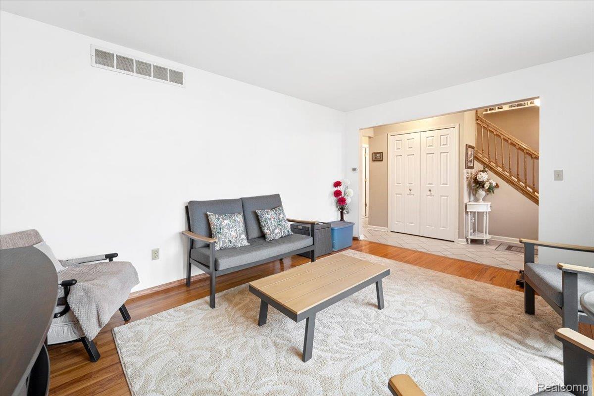 10935 Westlake Street