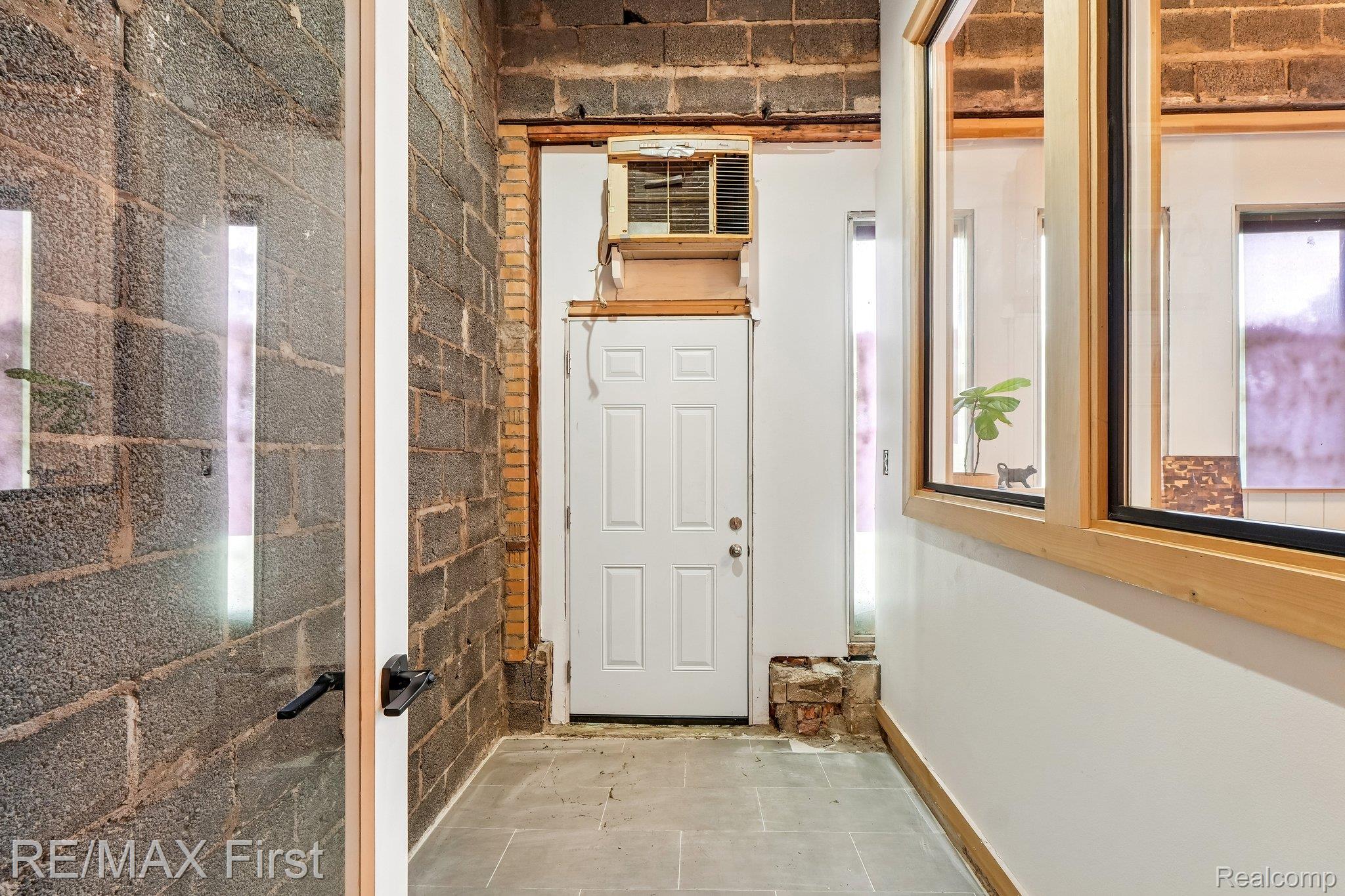 1213 N Main Street