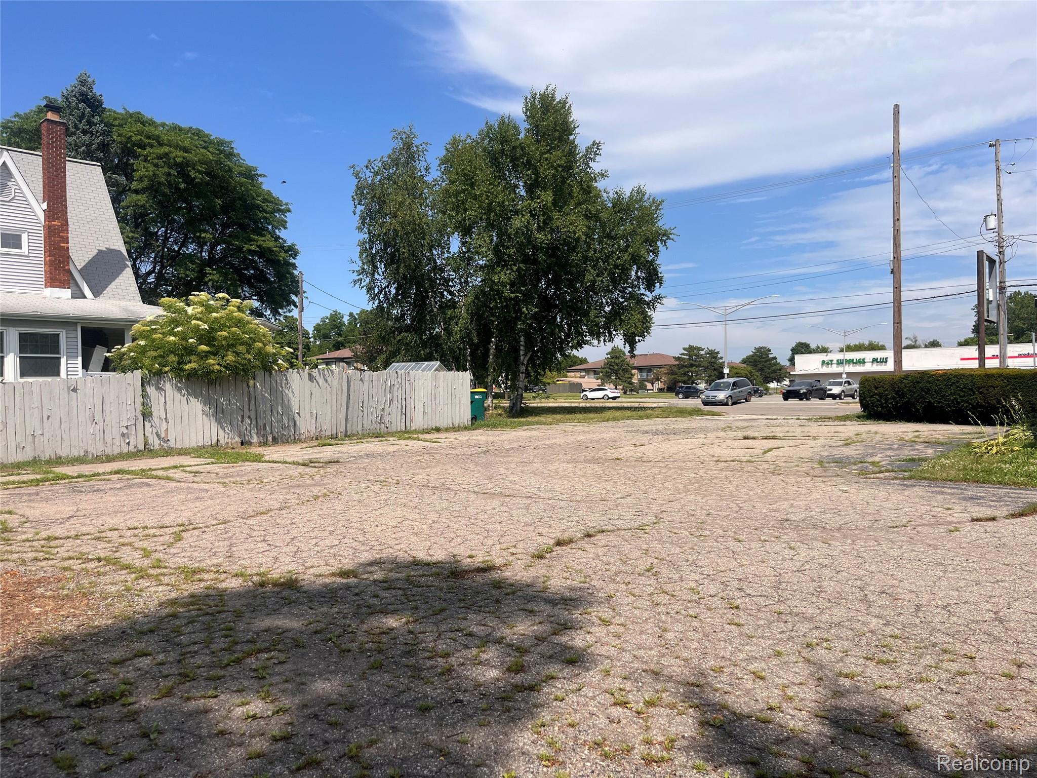 12127 N Saginaw Street