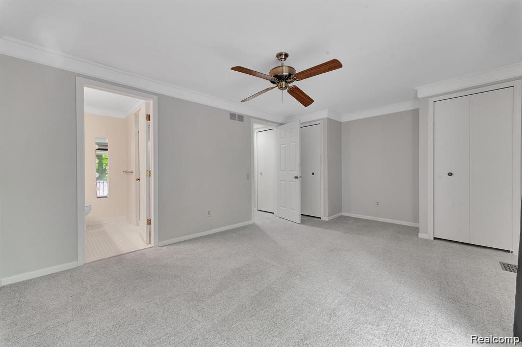 Bloomfield Hills, Michigan 48304, United States, 2 Bedrooms Bedrooms, ,3 BathroomsBathrooms,Residential,Active,243679