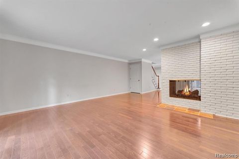 Tiny photo for 1285 GREENGLEN Court, Bloomfield Charter Township, MI 48304 (MLS # 20251053706)