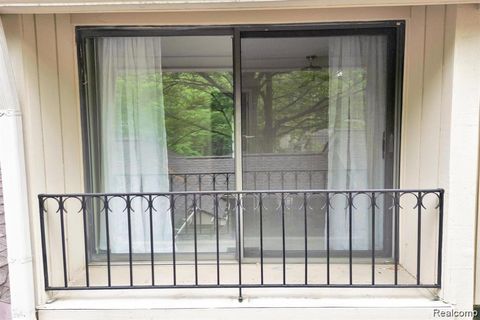 Tiny photo for 1285 GREENGLEN Court, Bloomfield Charter Township, MI 48304 (MLS # 20251053706)